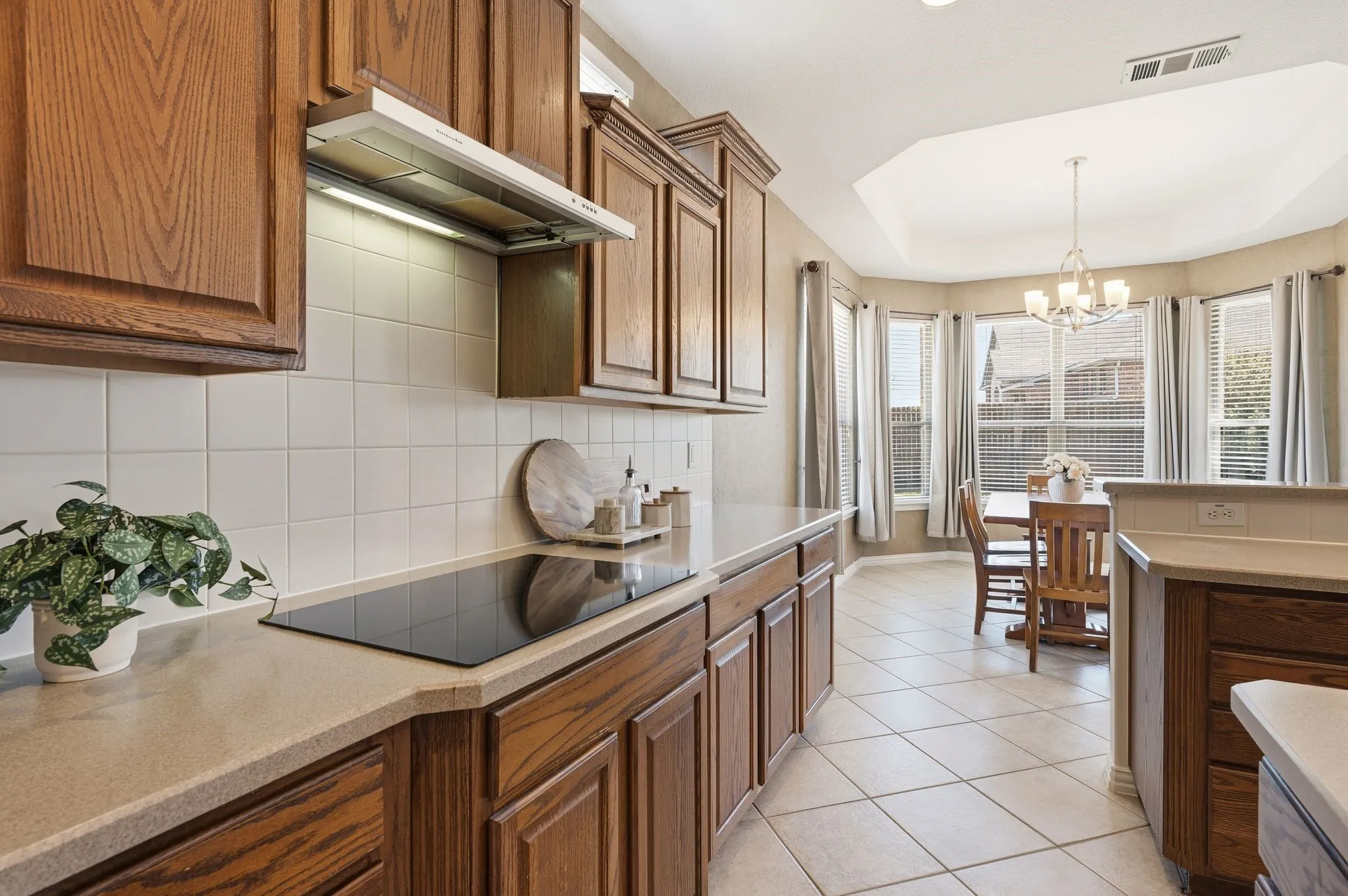 Single Family Residence For Sale in Tarrant County , 501 Unbridled Lane, Keller, Texas 76248, 4 Bedroom, 4 Bathroom, 3 Garage spaces, 4,863 Sqft, built in 2002, Preowned, mls#21218579, Real Estate Agent in Keller, Homes For Sale in Tarrant county, Homes For Sale in Keller, Realtor in Keller Texas, Real Estate Brokerage Independent Realty Texas, Luminita Cordes Realtor