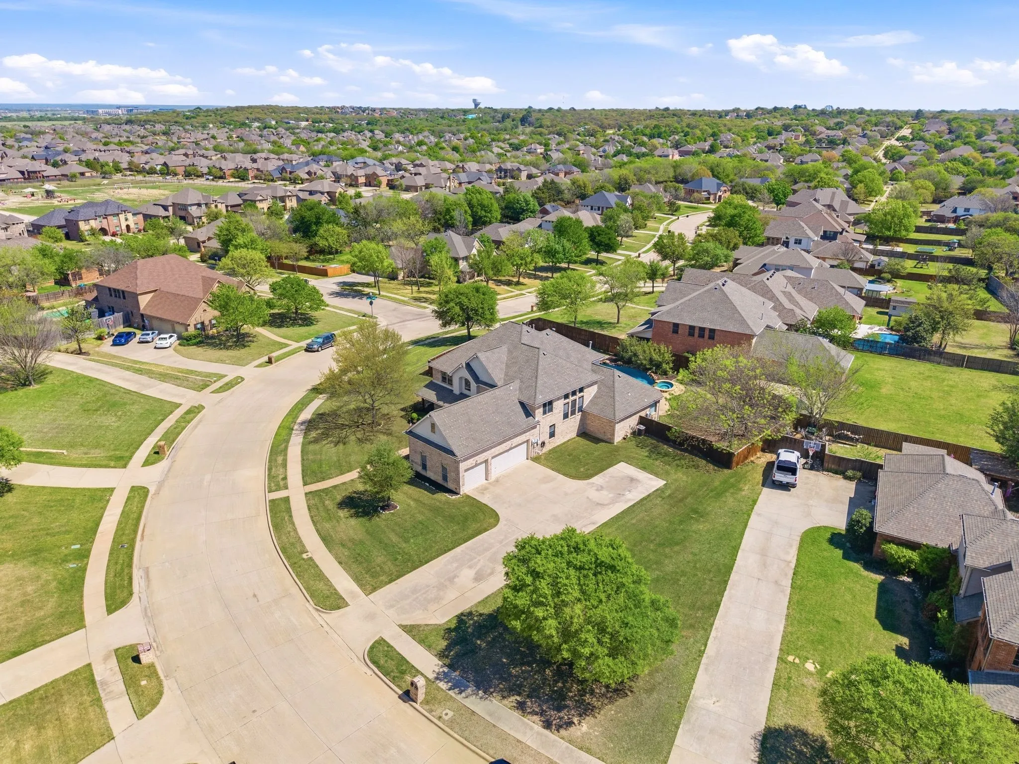 Single Family Residence For Sale in Tarrant County , 501 Unbridled Lane, Keller, Texas 76248, 4 Bedroom, 4 Bathroom, 3 Garage spaces, 4,863 Sqft, built in 2002, Preowned, mls#21218579, Real Estate Agent in Keller, Homes For Sale in Tarrant county, Homes For Sale in Keller, Realtor in Keller Texas, Real Estate Brokerage Independent Realty Texas, Luminita Cordes Realtor