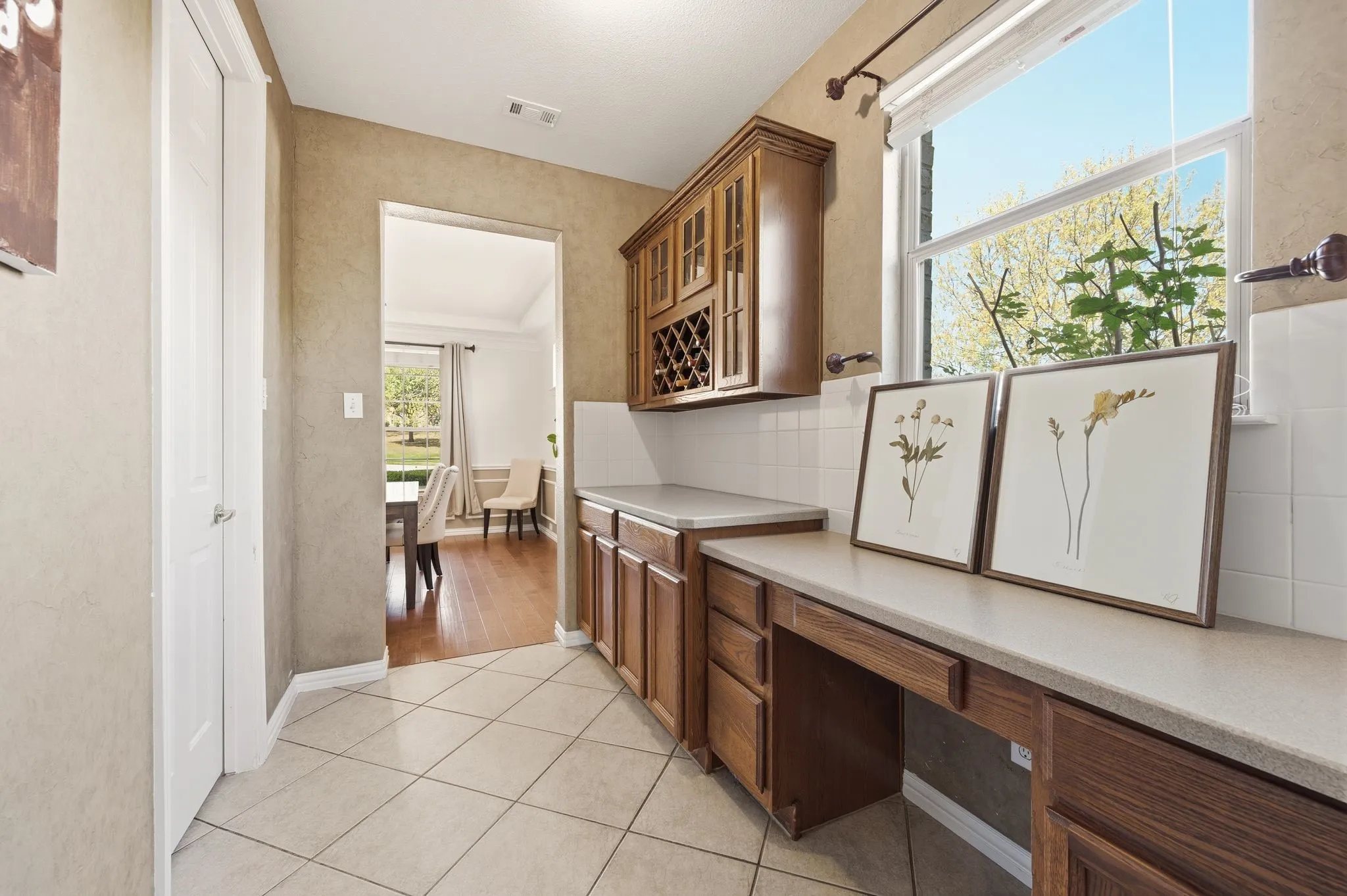 Single Family Residence For Sale in Tarrant County , 501 Unbridled Lane, Keller, Texas 76248, 4 Bedroom, 4 Bathroom, 3 Garage spaces, 4,863 Sqft, built in 2002, Preowned, mls#21218579, Real Estate Agent in Keller, Homes For Sale in Tarrant county, Homes For Sale in Keller, Realtor in Keller Texas, Real Estate Brokerage Independent Realty Texas, Luminita Cordes Realtor