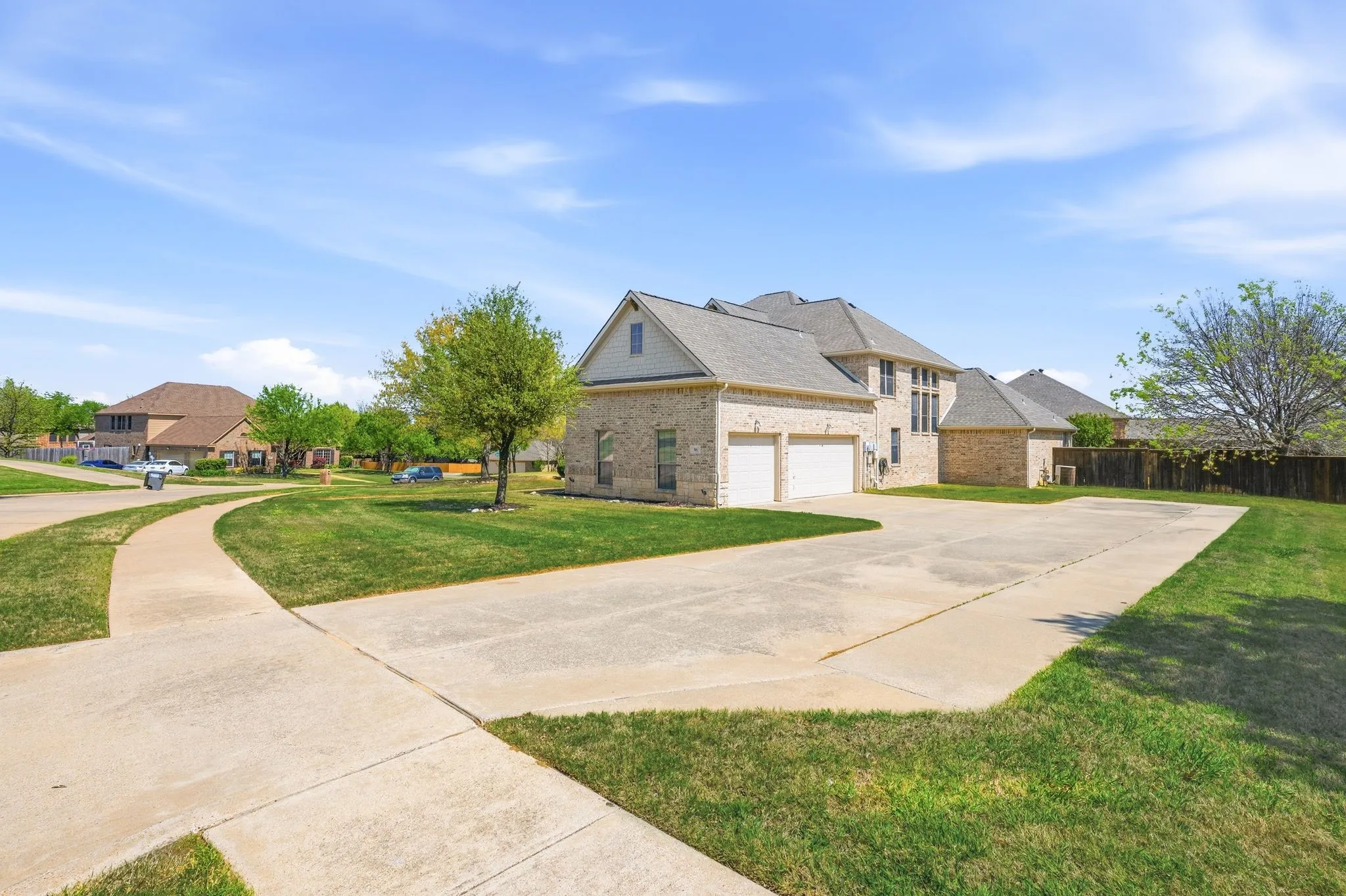 Single Family Residence For Sale in Tarrant County , 501 Unbridled Lane, Keller, Texas 76248, 4 Bedroom, 4 Bathroom, 3 Garage spaces, 4,863 Sqft, built in 2002, Preowned, mls#21218579, Real Estate Agent in Keller, Homes For Sale in Tarrant county, Homes For Sale in Keller, Realtor in Keller Texas, Real Estate Brokerage Independent Realty Texas, Luminita Cordes Realtor