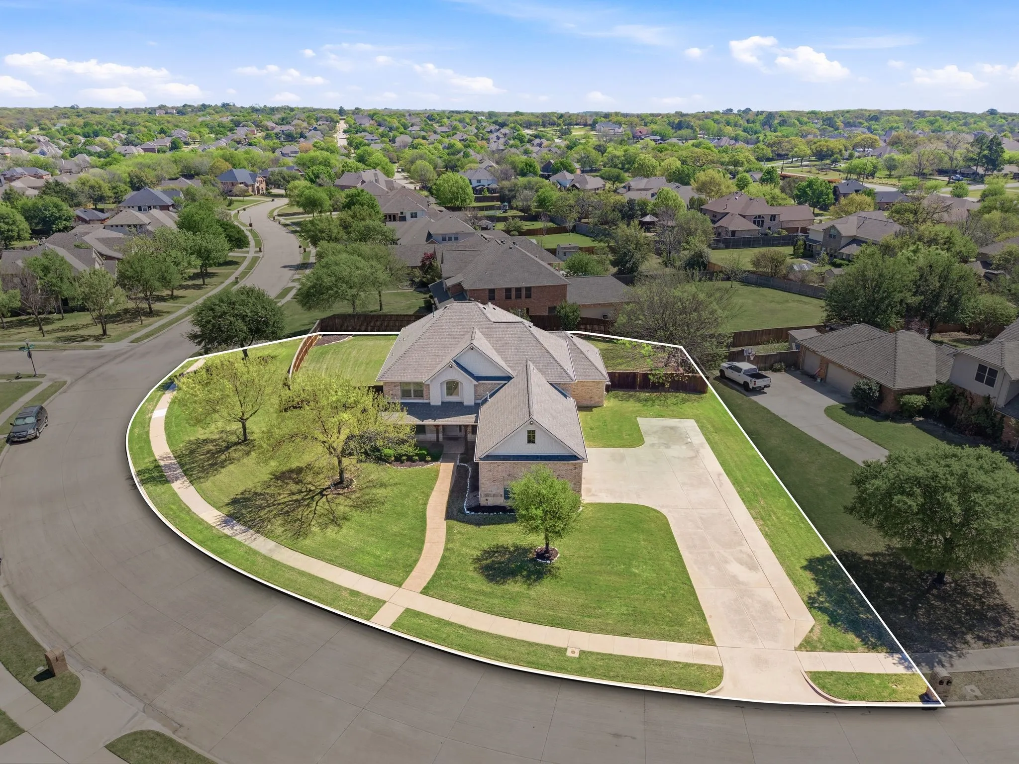 Single Family Residence For Sale in Tarrant County , 501 Unbridled Lane, Keller, Texas 76248, 4 Bedroom, 4 Bathroom, 3 Garage spaces, 4,863 Sqft, built in 2002, Preowned, mls#21218579, Real Estate Agent in Keller, Homes For Sale in Tarrant county, Homes For Sale in Keller, Realtor in Keller Texas, Real Estate Brokerage Independent Realty Texas, Luminita Cordes Realtor