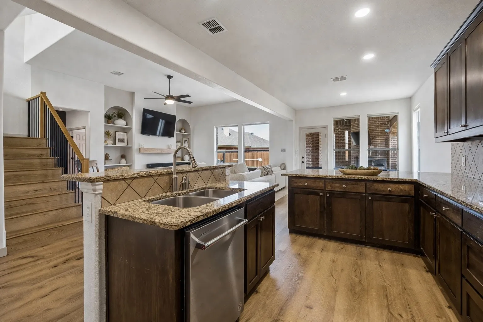 Single Family Residence For Sale in Rockwall County , 107 King Court, Fate, Texas 75087, 4 Bedroom, 4 Bathroom, 3 Garage spaces, 3,326 Sqft, built in 2009, mls#21219396, Real Estate Agent in Fate, Homes For Sale in Rockwall county, Homes For Sale in Fate, Realtor in Fate Texas, Real Estate Brokerage Independent Realty Texas, Luminita Cordes Realtor