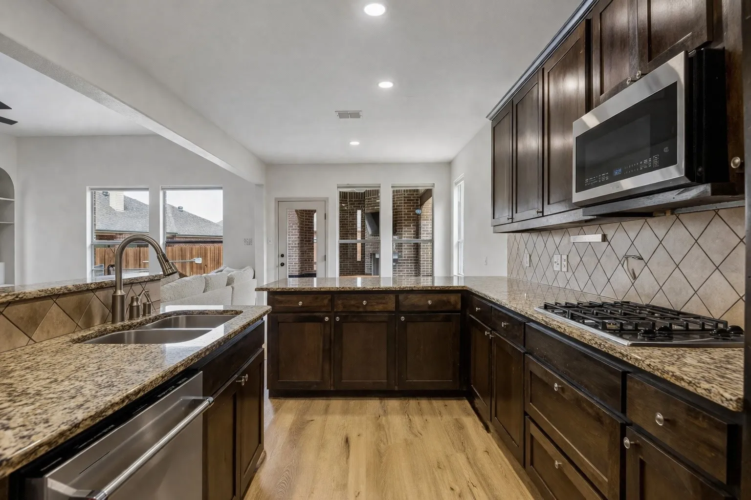 Single Family Residence For Sale in Rockwall County , 107 King Court, Fate, Texas 75087, 4 Bedroom, 4 Bathroom, 3 Garage spaces, 3,326 Sqft, built in 2009, mls#21219396, Real Estate Agent in Fate, Homes For Sale in Rockwall county, Homes For Sale in Fate, Realtor in Fate Texas, Real Estate Brokerage Independent Realty Texas, Luminita Cordes Realtor