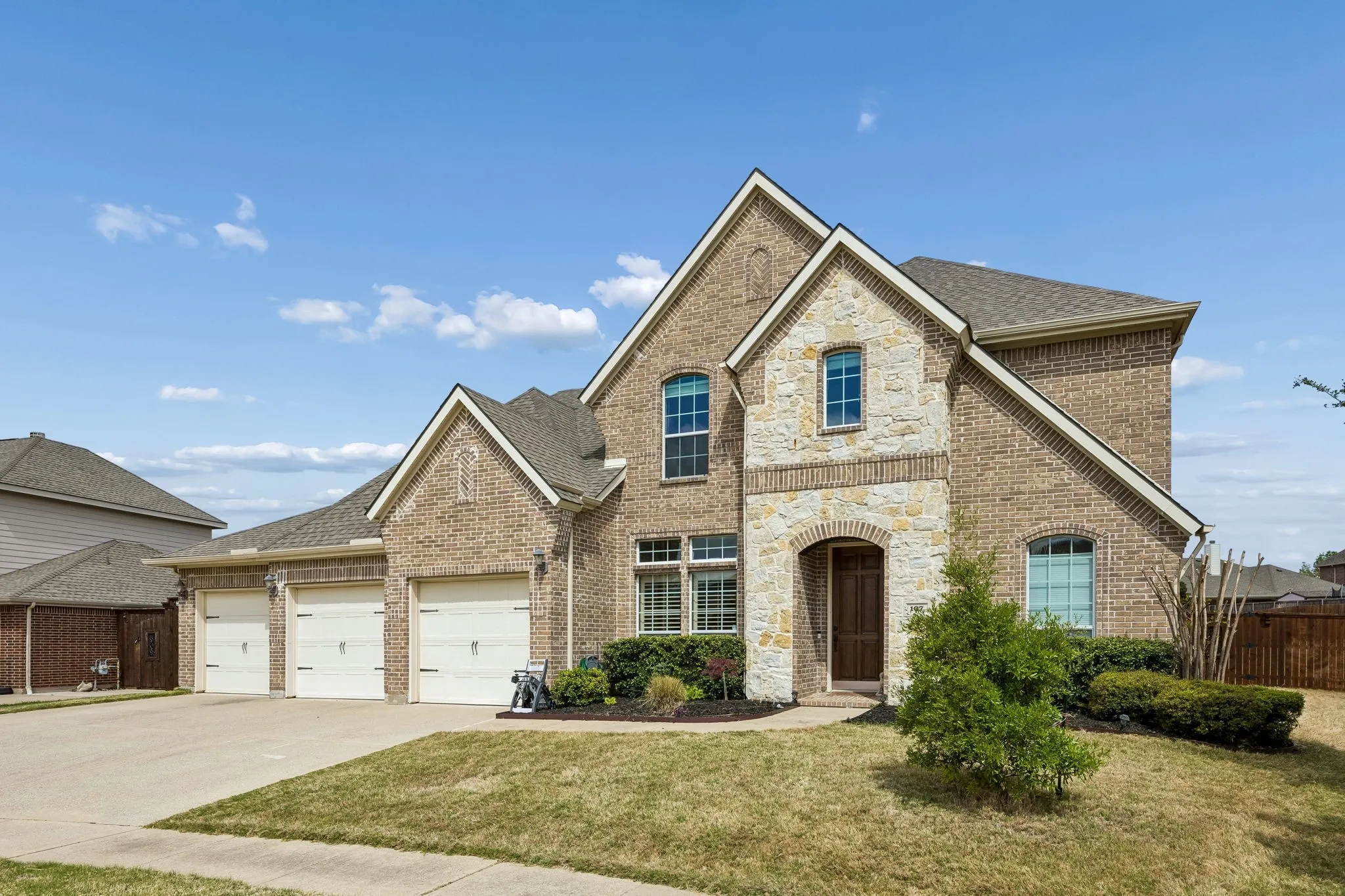Single Family Residence For Sale in Rockwall County , 107 King Court, Fate, Texas 75087, 4 Bedroom, 4 Bathroom, 3 Garage spaces, 3,326 Sqft, built in 2009, mls#21219396, Real Estate Agent in Fate, Homes For Sale in Rockwall county, Homes For Sale in Fate, Realtor in Fate Texas, Real Estate Brokerage Independent Realty Texas, Luminita Cordes Realtor