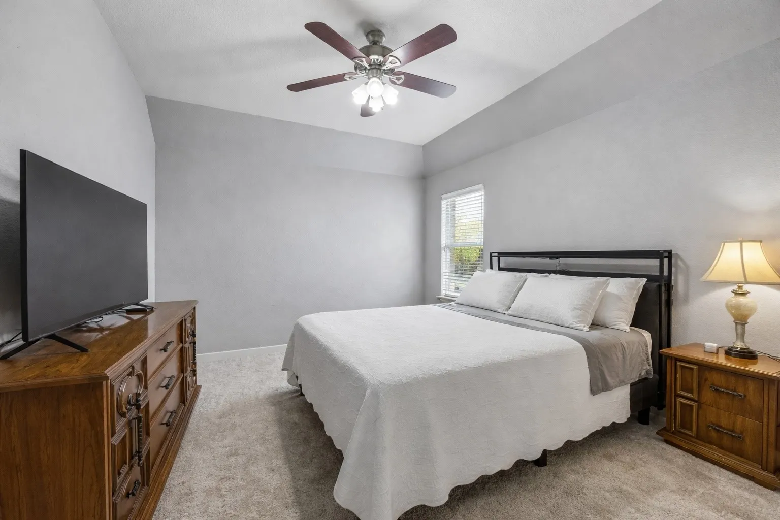 Single Family Residence For Sale in Rockwall County , 107 King Court, Fate, Texas 75087, 4 Bedroom, 4 Bathroom, 3 Garage spaces, 3,326 Sqft, built in 2009, mls#21219396, Real Estate Agent in Fate, Homes For Sale in Rockwall county, Homes For Sale in Fate, Realtor in Fate Texas, Real Estate Brokerage Independent Realty Texas, Luminita Cordes Realtor
