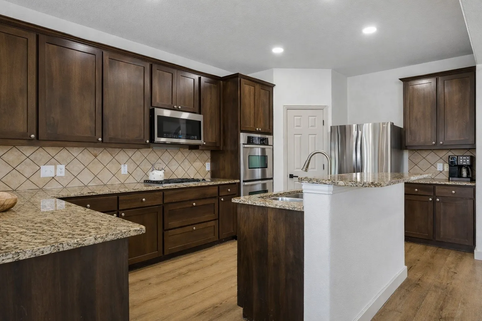 Single Family Residence For Sale in Rockwall County , 107 King Court, Fate, Texas 75087, 4 Bedroom, 4 Bathroom, 3 Garage spaces, 3,326 Sqft, built in 2009, mls#21219396, Real Estate Agent in Fate, Homes For Sale in Rockwall county, Homes For Sale in Fate, Realtor in Fate Texas, Real Estate Brokerage Independent Realty Texas, Luminita Cordes Realtor