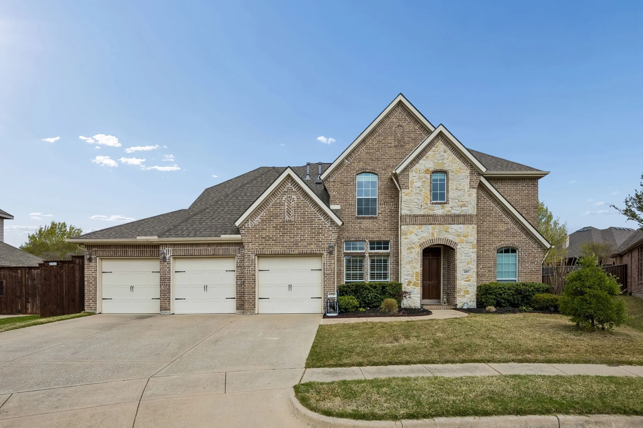 Single Family Residence For Sale in Rockwall County , 107 King Court, Fate, Texas 75087, 4 Bedroom, 4 Bathroom, 3 Garage spaces, 3,326 Sqft, built in 2009, mls#21219396, Real Estate Agent in Fate, Homes For Sale in Rockwall county, Homes For Sale in Fate, Realtor in Fate Texas, Real Estate Brokerage Independent Realty Texas, Luminita Cordes Realtor