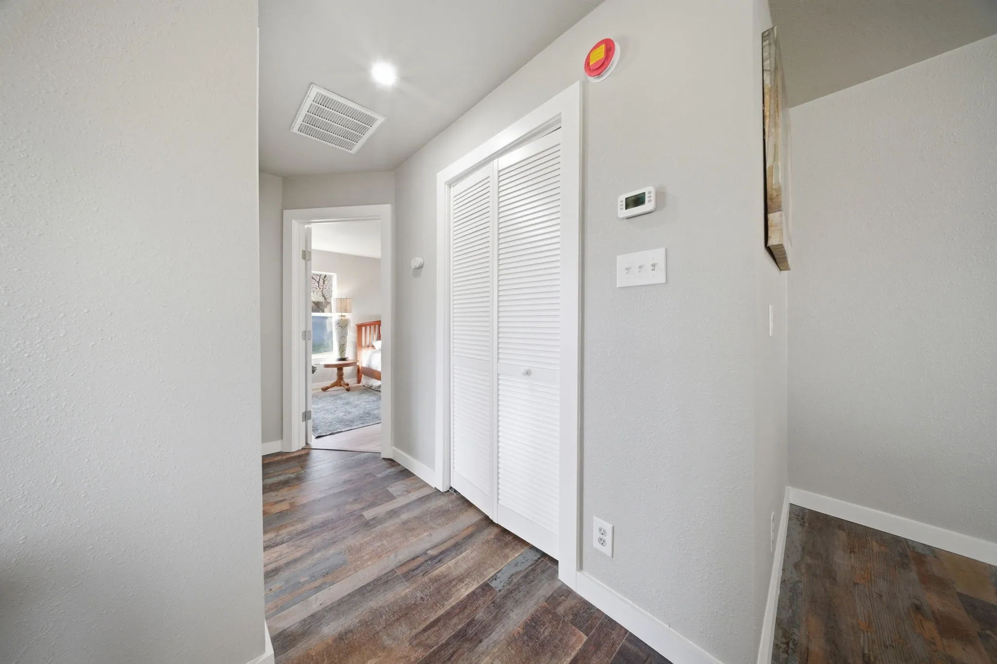 Single Family Residence For Sale in Grayson County , 101 Church Street, Whitesboro, Texas 76273, 3 Bedroom, 2 Bathroom, Garage spaces, 1,312 Sqft, built in 1968, Preowned, Price $258,000, mls#21213322, Real Estate Agent in Whitesboro, Homes For Sale in Grayson county, Homes For Sale in Whitesboro, Realtor in Whitesboro Texas, Real Estate Brokerage Independent Realty Texas, Luminita Cordes Realtor