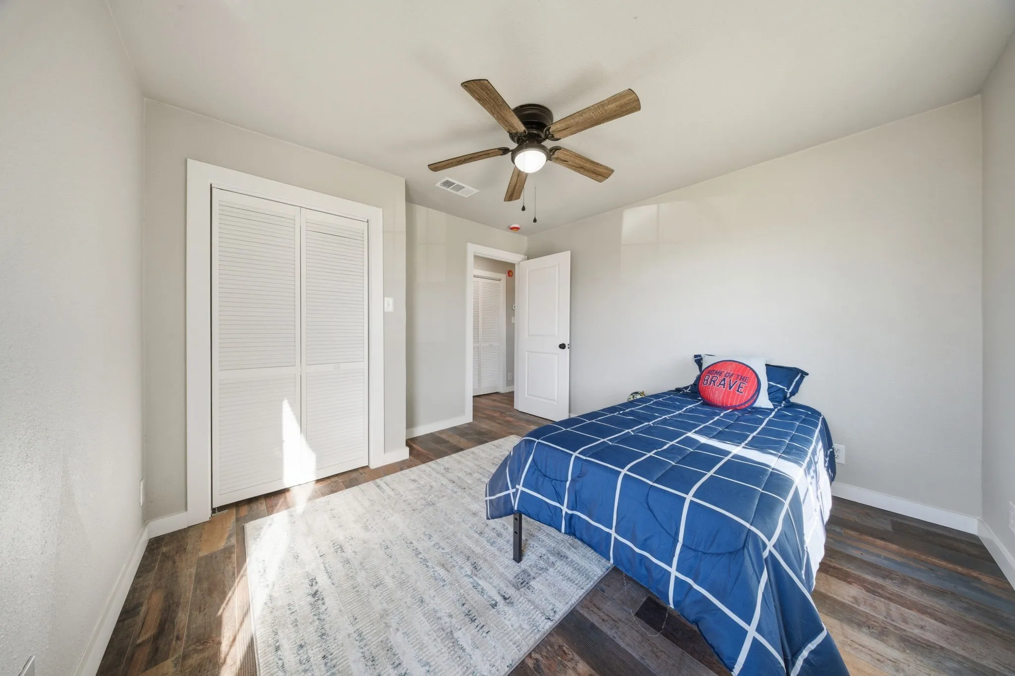 Single Family Residence For Sale in Grayson County , 101 Church Street, Whitesboro, Texas 76273, 3 Bedroom, 2 Bathroom, Garage spaces, 1,312 Sqft, built in 1968, Preowned, Price $258,000, mls#21213322, Real Estate Agent in Whitesboro, Homes For Sale in Grayson county, Homes For Sale in Whitesboro, Realtor in Whitesboro Texas, Real Estate Brokerage Independent Realty Texas, Luminita Cordes Realtor
