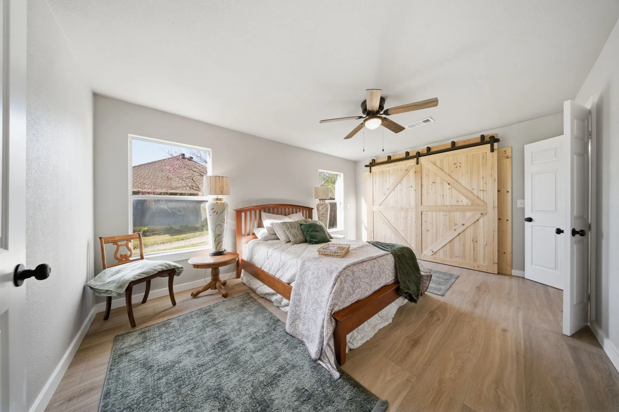 Single Family Residence For Sale in Grayson County , 101 Church Street, Whitesboro, Texas 76273, 3 Bedroom, 2 Bathroom, Garage spaces, 1,312 Sqft, built in 1968, Preowned, Price $258,000, mls#21213322, Real Estate Agent in Whitesboro, Homes For Sale in Grayson county, Homes For Sale in Whitesboro, Realtor in Whitesboro Texas, Real Estate Brokerage Independent Realty Texas, Luminita Cordes Realtor