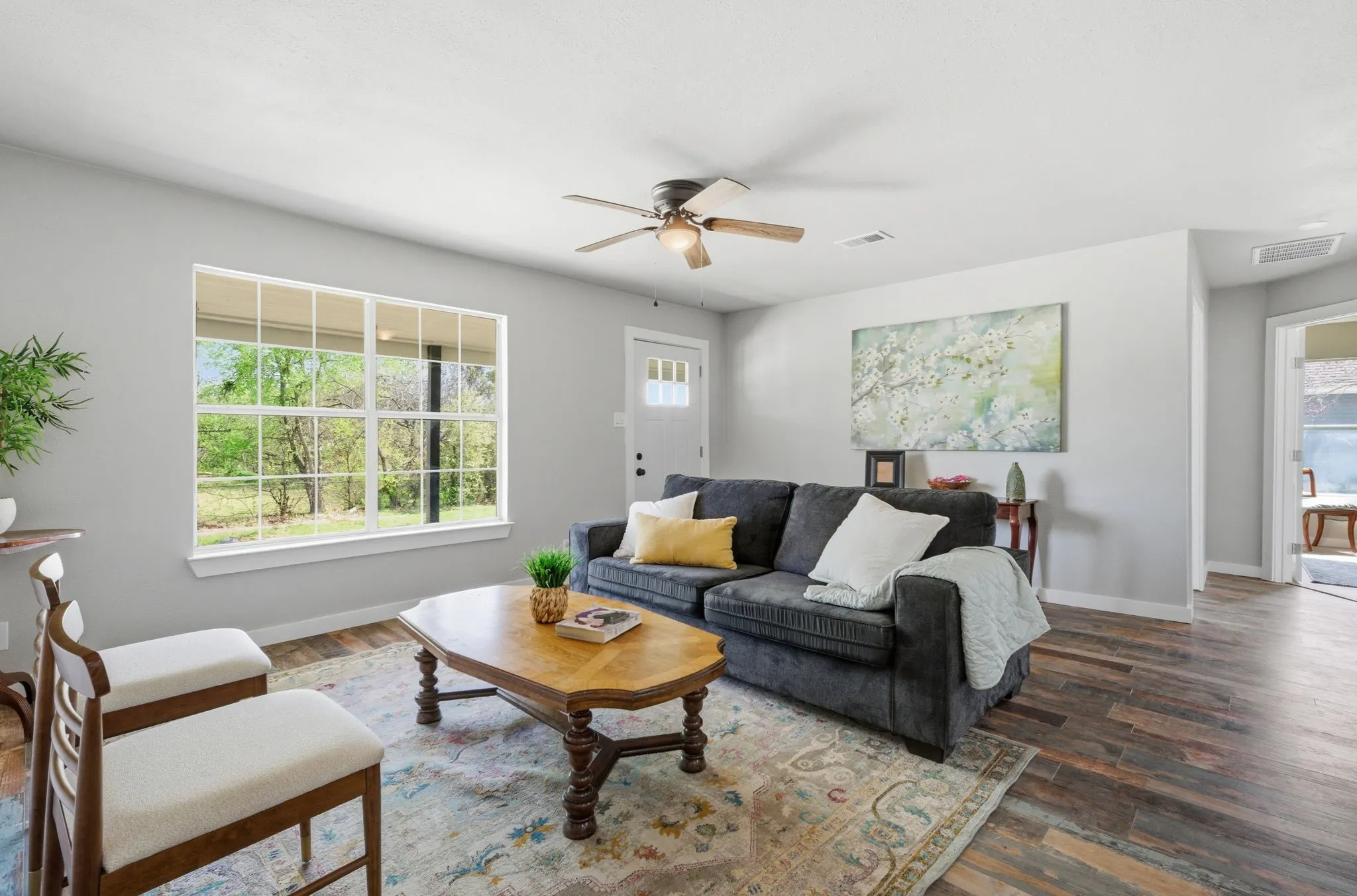 Single Family Residence For Sale in Grayson County , 101 Church Street, Whitesboro, Texas 76273, 3 Bedroom, 2 Bathroom, Garage spaces, 1,312 Sqft, built in 1968, Preowned, Price $258,000, mls#21213322, Real Estate Agent in Whitesboro, Homes For Sale in Grayson county, Homes For Sale in Whitesboro, Realtor in Whitesboro Texas, Real Estate Brokerage Independent Realty Texas, Luminita Cordes Realtor
