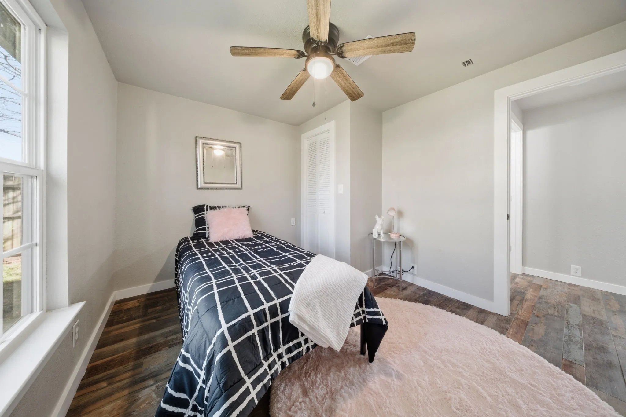 Single Family Residence For Sale in Grayson County , 101 Church Street, Whitesboro, Texas 76273, 3 Bedroom, 2 Bathroom, Garage spaces, 1,312 Sqft, built in 1968, Preowned, Price $258,000, mls#21213322, Real Estate Agent in Whitesboro, Homes For Sale in Grayson county, Homes For Sale in Whitesboro, Realtor in Whitesboro Texas, Real Estate Brokerage Independent Realty Texas, Luminita Cordes Realtor