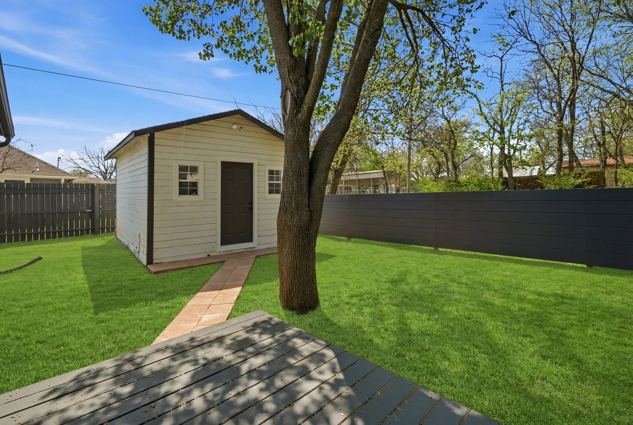 Single Family Residence For Sale in Grayson County , 101 Church Street, Whitesboro, Texas 76273, 3 Bedroom, 2 Bathroom, Garage spaces, 1,312 Sqft, built in 1968, Preowned, Price $258,000, mls#21213322, Real Estate Agent in Whitesboro, Homes For Sale in Grayson county, Homes For Sale in Whitesboro, Realtor in Whitesboro Texas, Real Estate Brokerage Independent Realty Texas, Luminita Cordes Realtor