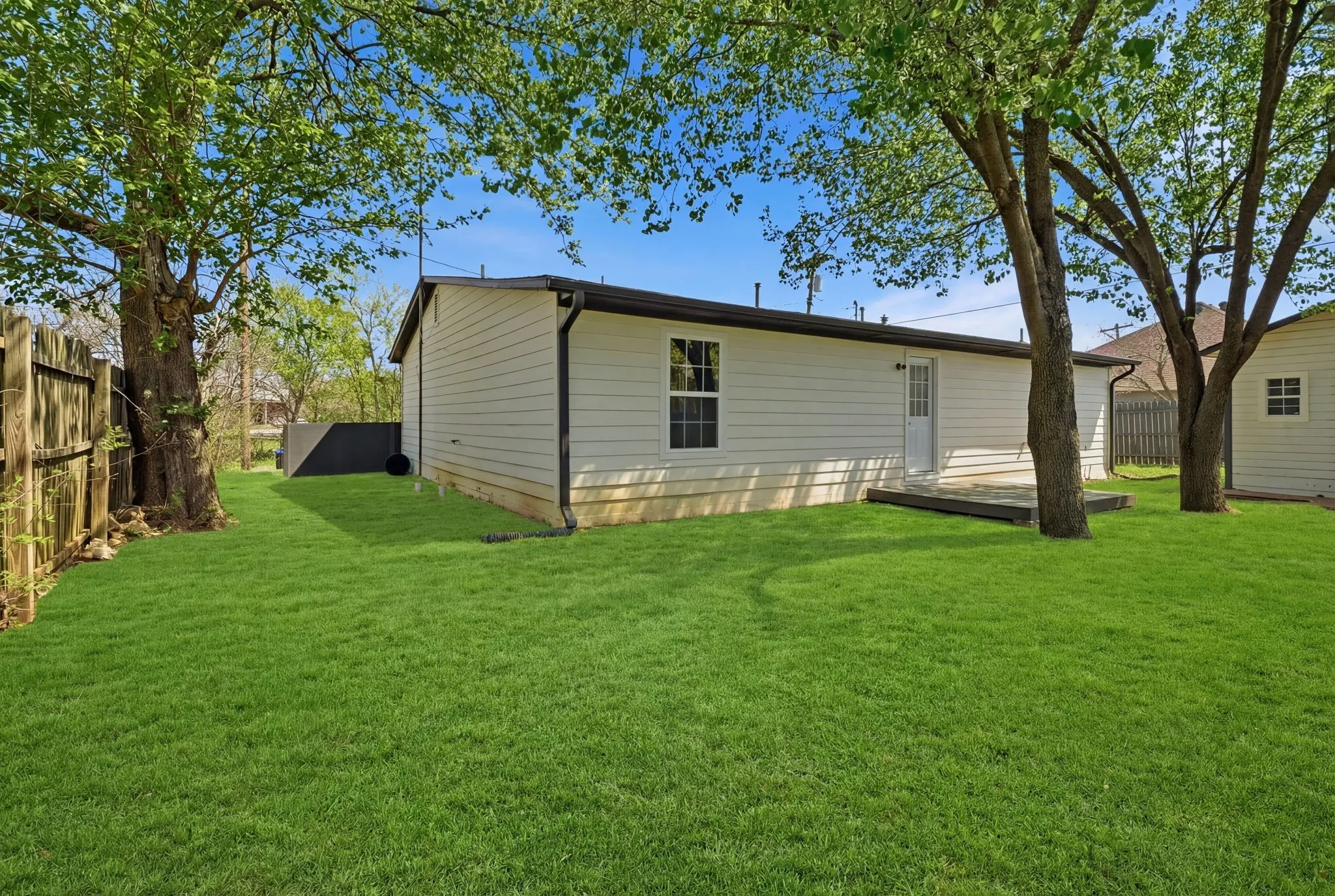 Single Family Residence For Sale in Grayson County , 101 Church Street, Whitesboro, Texas 76273, 3 Bedroom, 2 Bathroom, Garage spaces, 1,312 Sqft, built in 1968, Preowned, Price $258,000, mls#21213322, Real Estate Agent in Whitesboro, Homes For Sale in Grayson county, Homes For Sale in Whitesboro, Realtor in Whitesboro Texas, Real Estate Brokerage Independent Realty Texas, Luminita Cordes Realtor