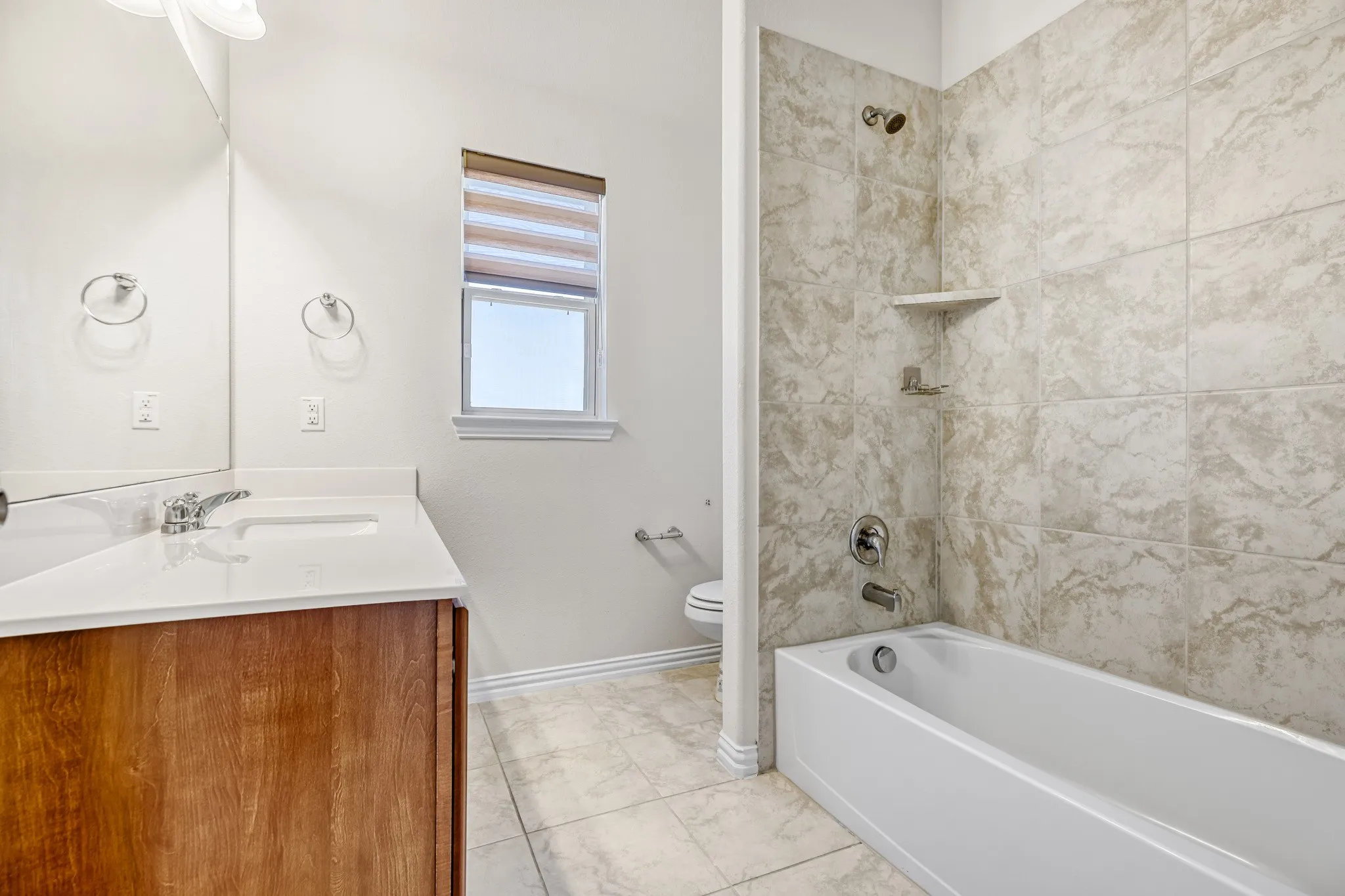 Single Family Residence For Sale in Collin County , 2890 Quinton Street, Prosper, Texas 75078, 5 Bedroom, 3 Bathroom, 2 Garage spaces, 3,081 Sqft, built in 2021, mls#21197114, Real Estate Agent in Prosper, Homes For Sale in Collin county, Homes For Sale in Prosper, Realtor in Prosper Texas, Real Estate Brokerage Independent Realty Texas, Luminita Cordes Realtor