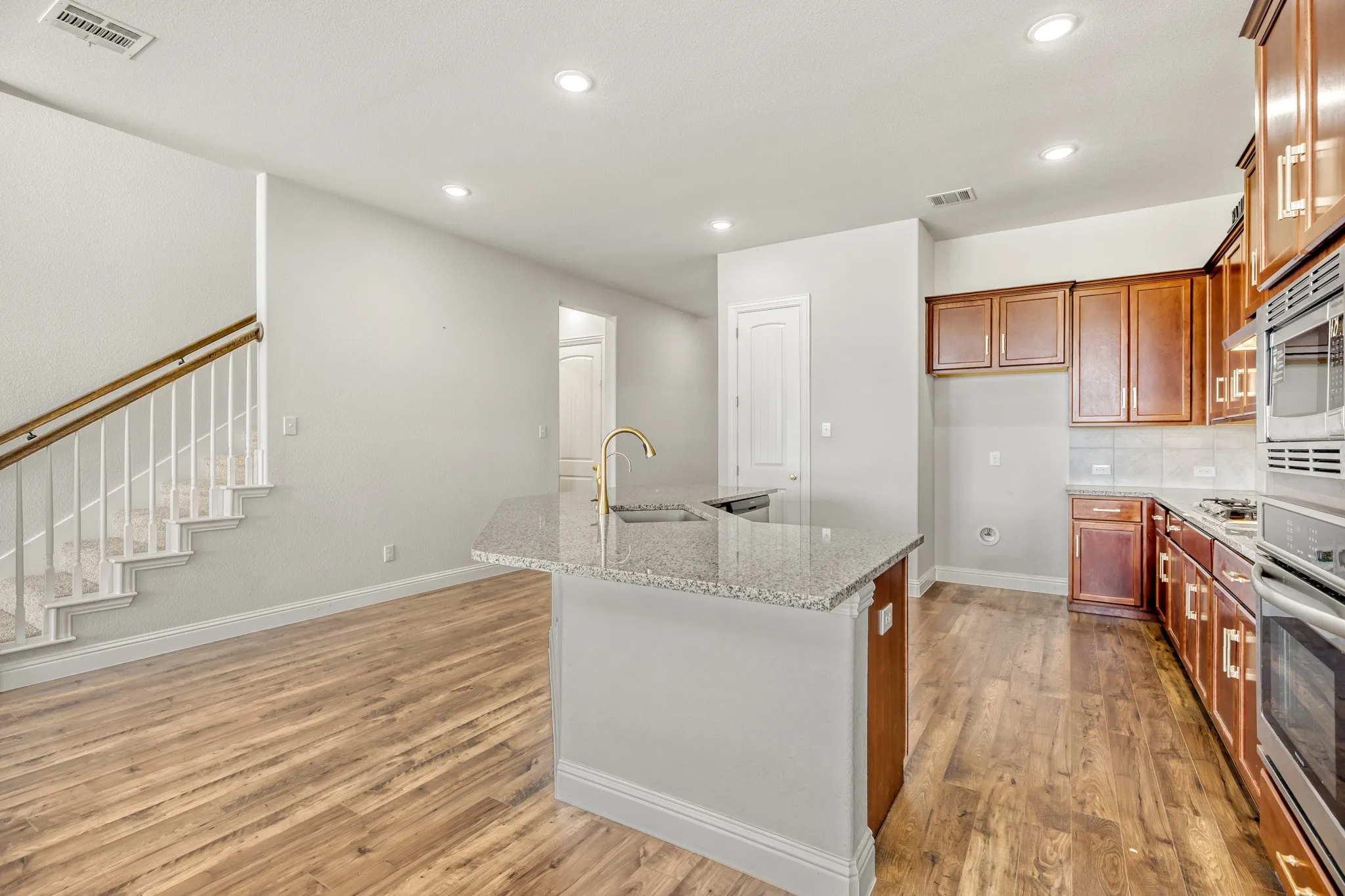 Single Family Residence For Sale in Collin County , 2890 Quinton Street, Prosper, Texas 75078, 5 Bedroom, 3 Bathroom, 2 Garage spaces, 3,081 Sqft, built in 2021, mls#21197114, Real Estate Agent in Prosper, Homes For Sale in Collin county, Homes For Sale in Prosper, Realtor in Prosper Texas, Real Estate Brokerage Independent Realty Texas, Luminita Cordes Realtor