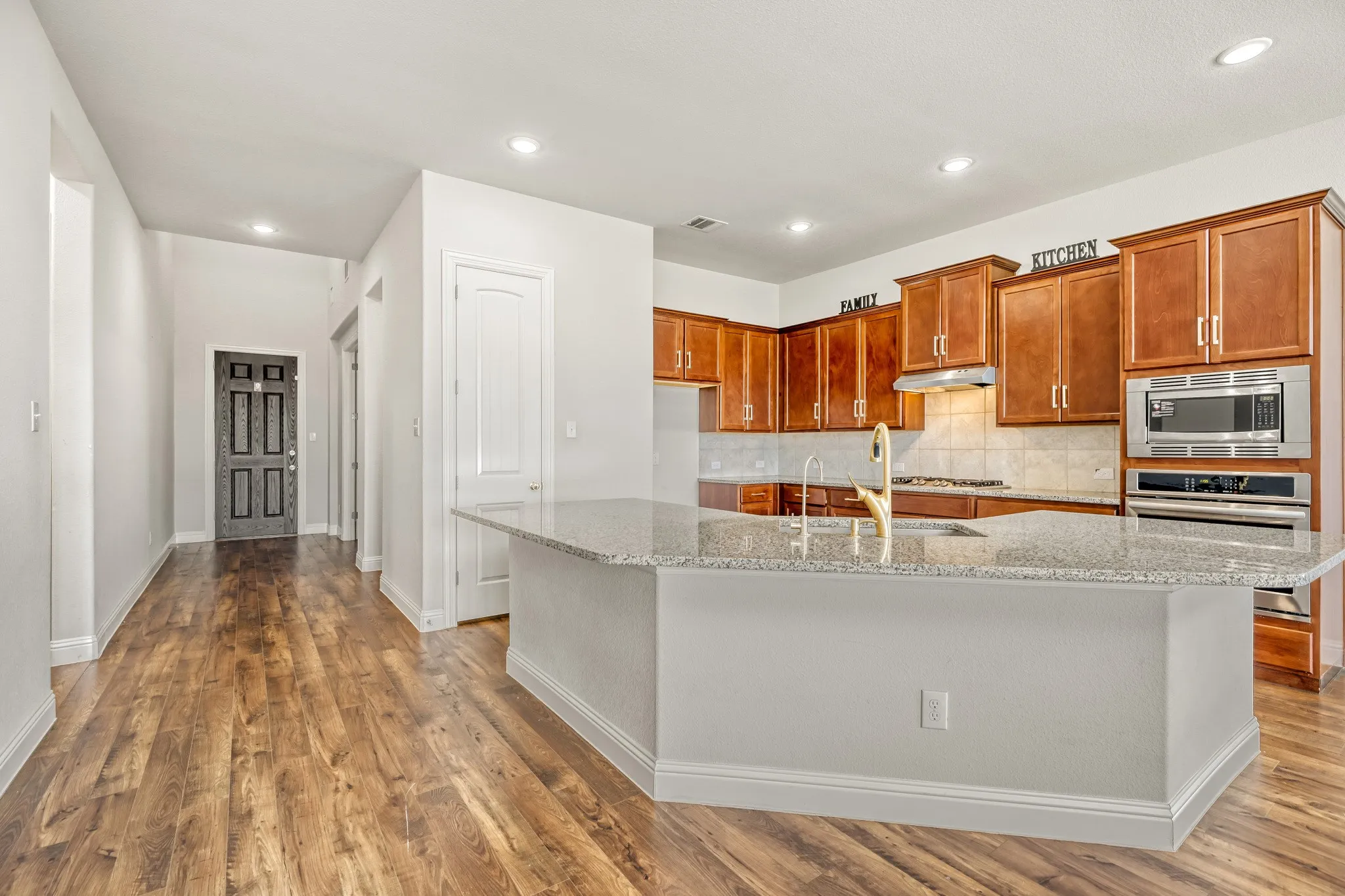 Single Family Residence For Sale in Collin County , 2890 Quinton Street, Prosper, Texas 75078, 5 Bedroom, 3 Bathroom, 2 Garage spaces, 3,081 Sqft, built in 2021, mls#21197114, Real Estate Agent in Prosper, Homes For Sale in Collin county, Homes For Sale in Prosper, Realtor in Prosper Texas, Real Estate Brokerage Independent Realty Texas, Luminita Cordes Realtor