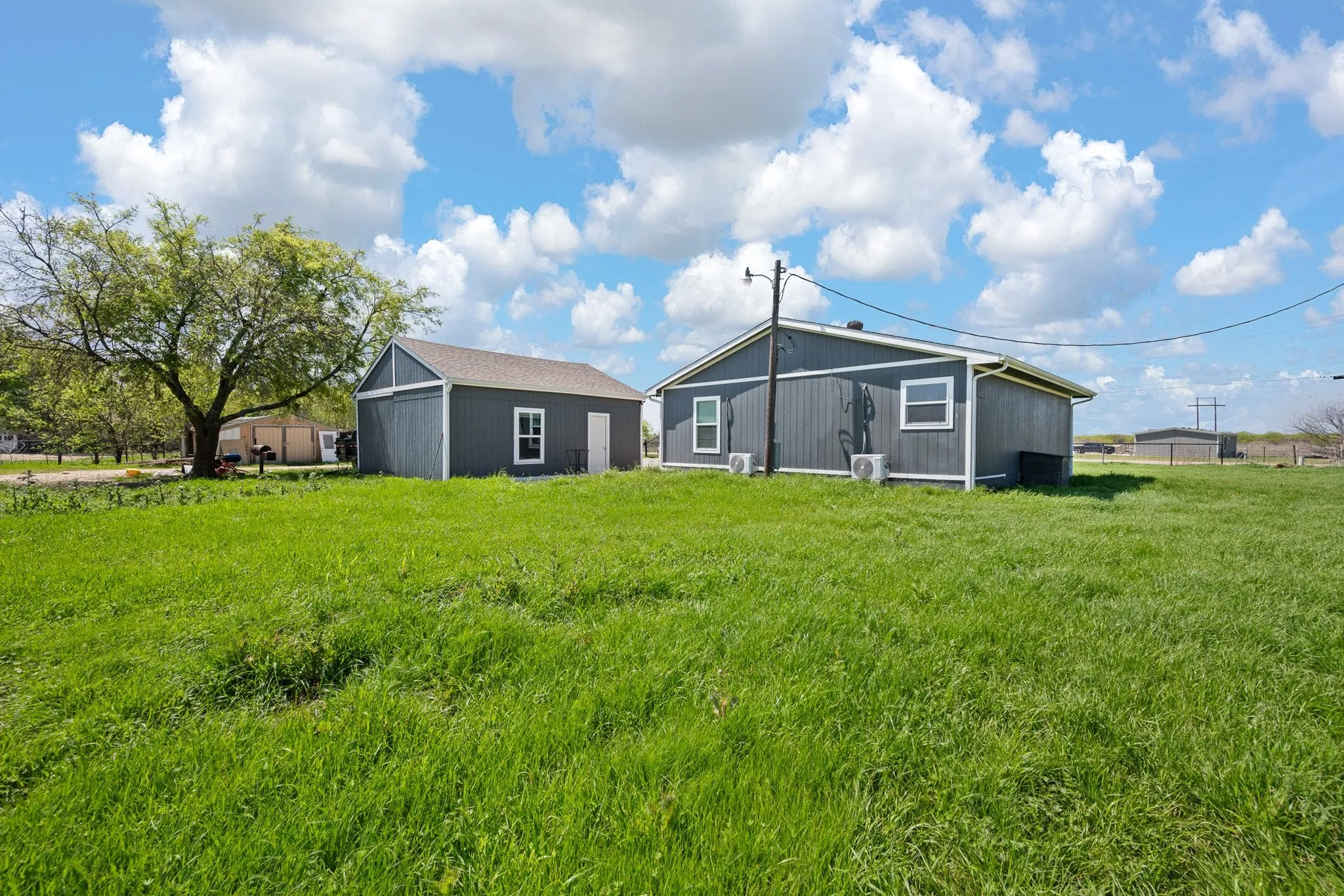 Single Family Residence For Sale in Johnson County , 5808 Martin Creek Drive, Joshua, Texas 76058, 2 Bedroom, 2 Bathroom, 4 Garage spaces, 1,200 Sqft, built in 2025, mls#21221520, Real Estate Agent in Joshua, Homes For Sale in Johnson county, Homes For Sale in Joshua, Realtor in Joshua Texas, Real Estate Brokerage Independent Realty Texas, Luminita Cordes Realtor