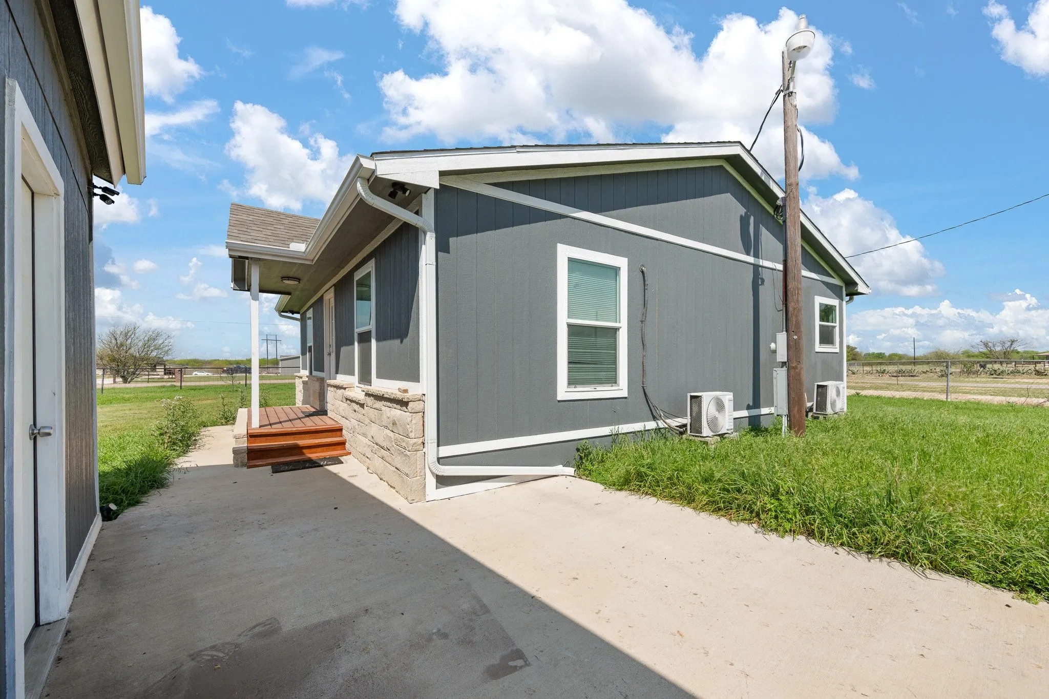 Single Family Residence For Sale in Johnson County , 5808 Martin Creek Drive, Joshua, Texas 76058, 2 Bedroom, 2 Bathroom, 4 Garage spaces, 1,200 Sqft, built in 2025, mls#21221520, Real Estate Agent in Joshua, Homes For Sale in Johnson county, Homes For Sale in Joshua, Realtor in Joshua Texas, Real Estate Brokerage Independent Realty Texas, Luminita Cordes Realtor
