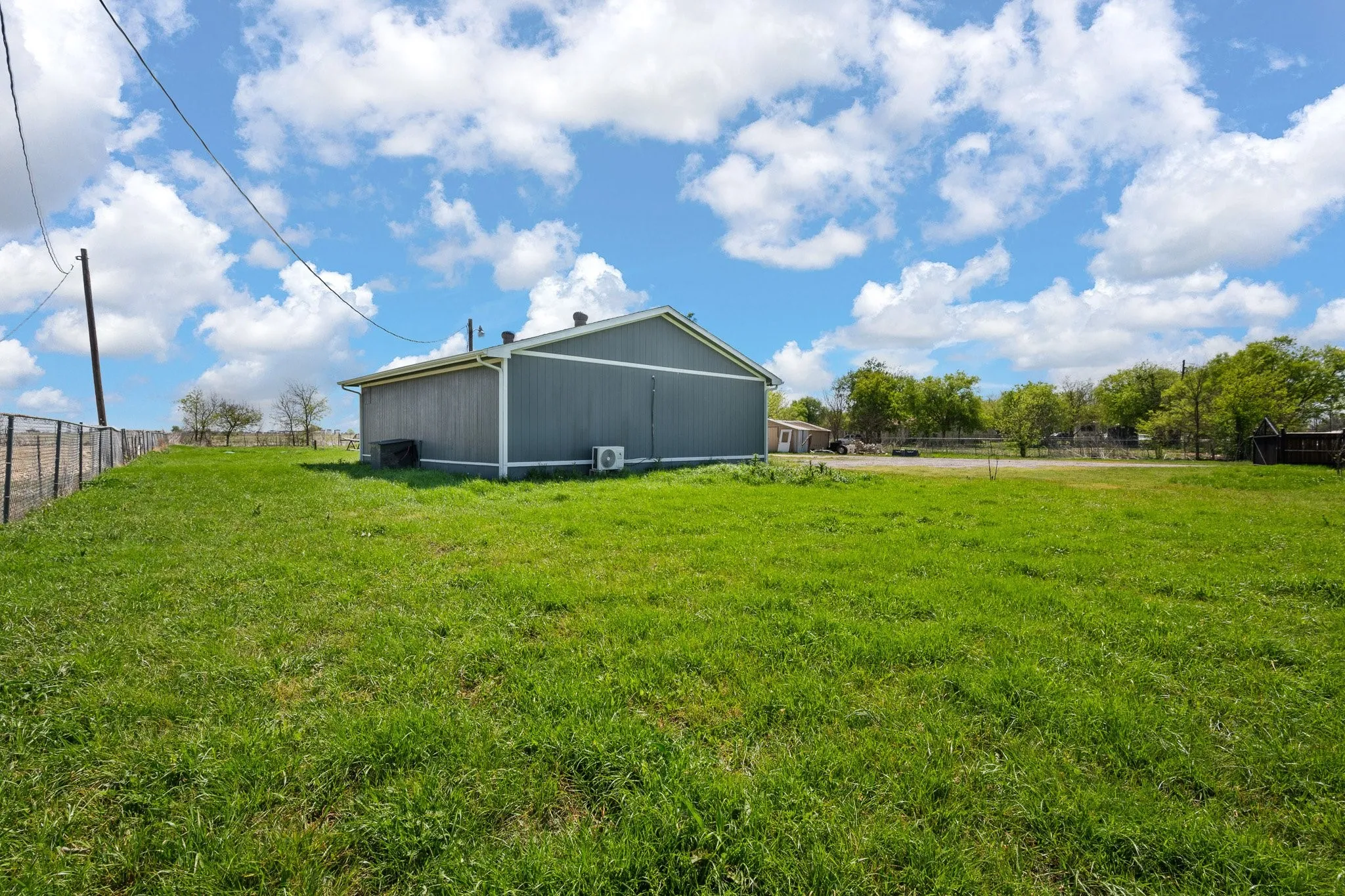 Single Family Residence For Sale in Johnson County , 5808 Martin Creek Drive, Joshua, Texas 76058, 2 Bedroom, 2 Bathroom, 4 Garage spaces, 1,200 Sqft, built in 2025, mls#21221520, Real Estate Agent in Joshua, Homes For Sale in Johnson county, Homes For Sale in Joshua, Realtor in Joshua Texas, Real Estate Brokerage Independent Realty Texas, Luminita Cordes Realtor