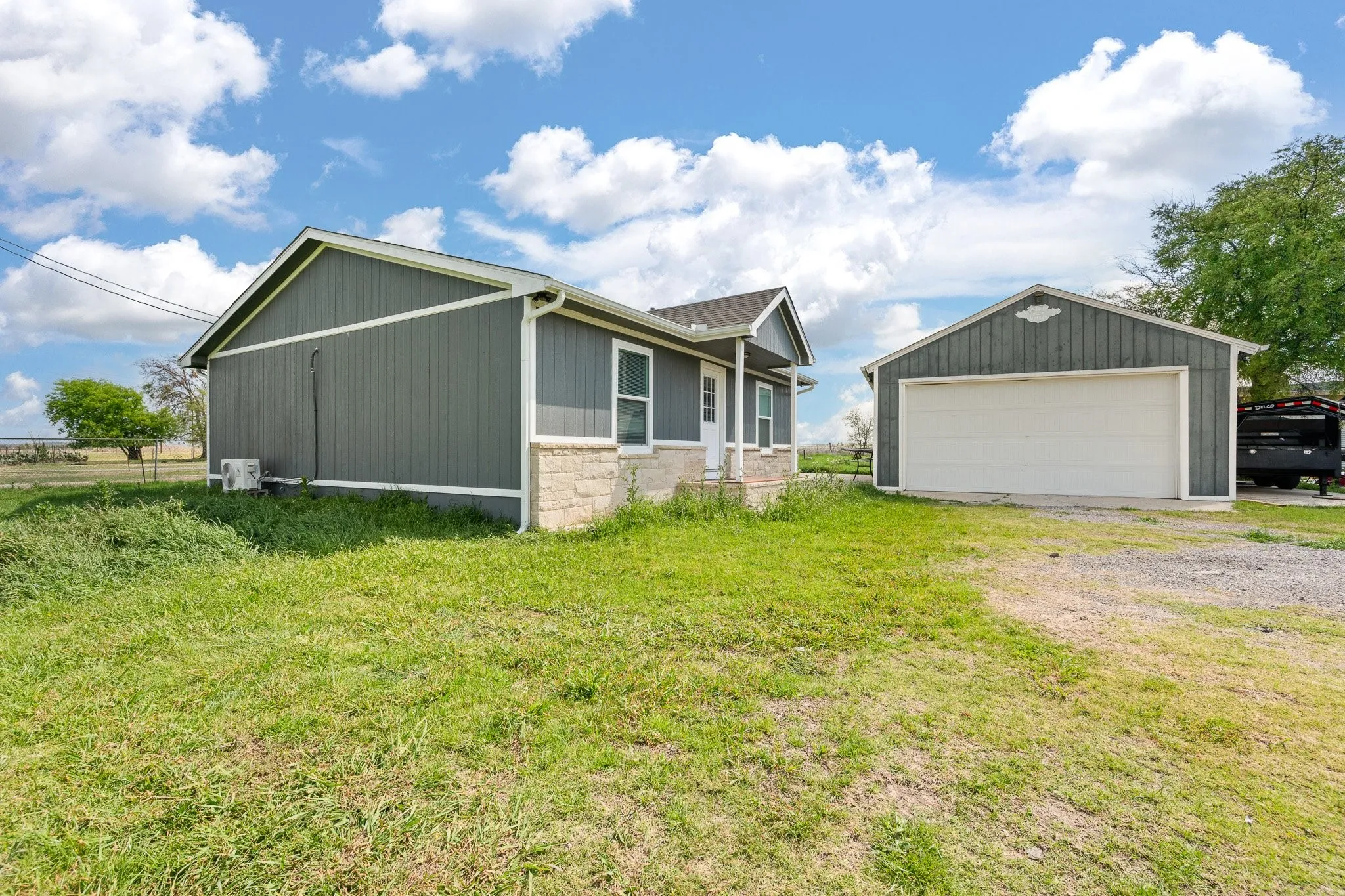 Single Family Residence For Sale in Johnson County , 5808 Martin Creek Drive, Joshua, Texas 76058, 2 Bedroom, 2 Bathroom, 4 Garage spaces, 1,200 Sqft, built in 2025, mls#21221520, Real Estate Agent in Joshua, Homes For Sale in Johnson county, Homes For Sale in Joshua, Realtor in Joshua Texas, Real Estate Brokerage Independent Realty Texas, Luminita Cordes Realtor