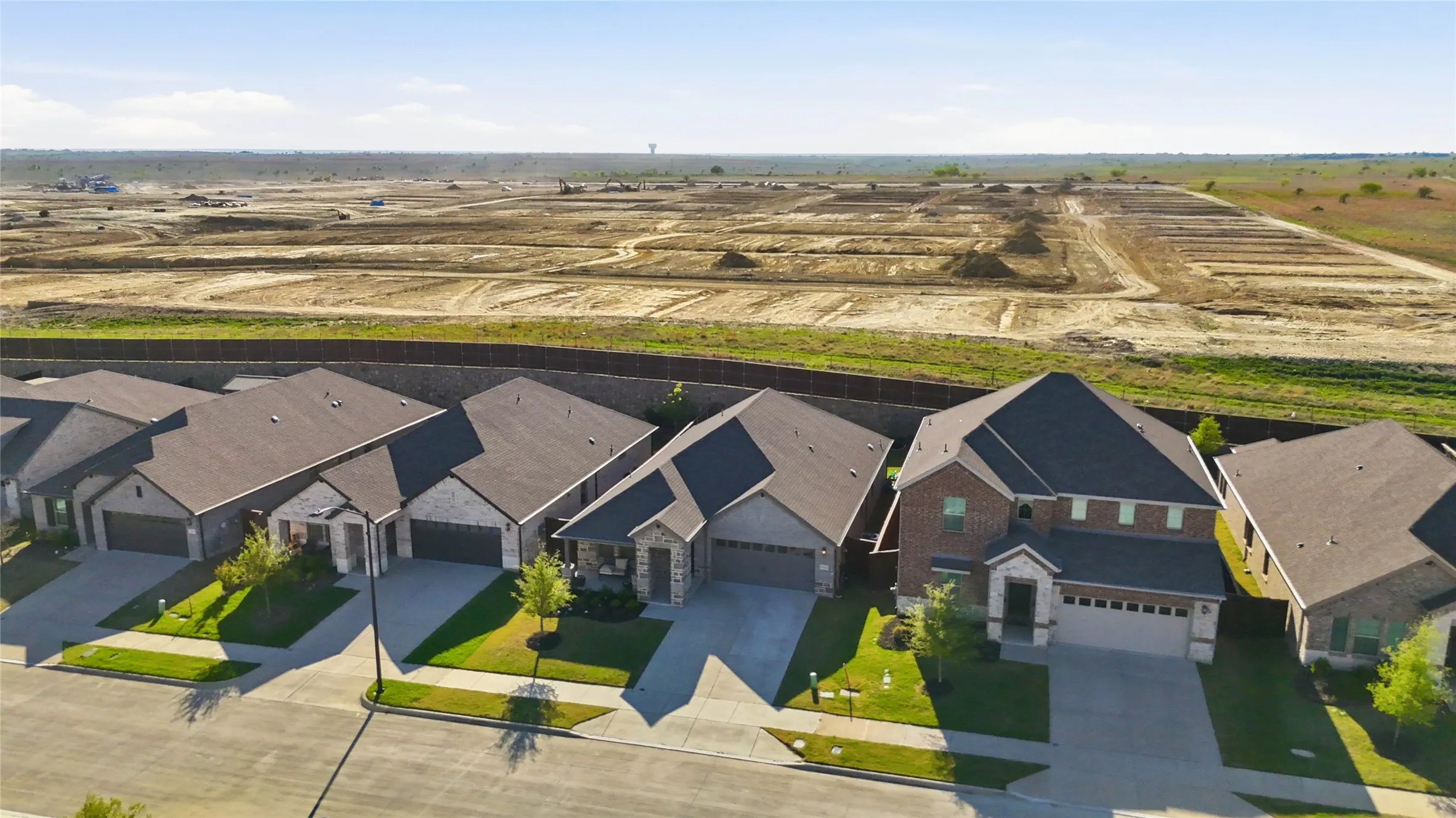 Single Family Residence For Sale in Tarrant County , 5628 Castle Peak Bend, Fort Worth, Texas 76126, 3 Bedrooms, 2 Bathrooms, 2 Garage spaces, 1,830 Sqft, built in 2022, Preowned, Price $387,000, mls#21220938, Real Estate Agent in Fort Worth, Homes For Sale in Tarrant county, Homes For Sale in Fort Worth, Realtor in Fort Worth Texas, Real Estate Brokerage Independent Realty Texas, Luminita Cordes Realtor