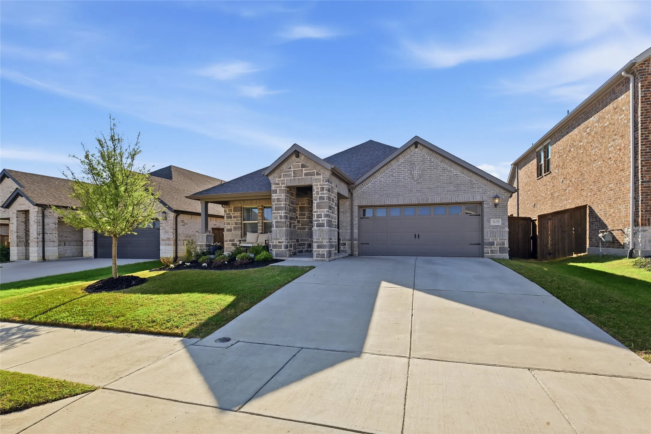 Single Family Residence For Sale in Tarrant County , 5628 Castle Peak Bend, Fort Worth, Texas 76126, 3 Bedrooms, 2 Bathrooms, 2 Garage spaces, 1,830 Sqft, built in 2022, Preowned, Price $387,000, mls#21220938, Real Estate Agent in Fort Worth, Homes For Sale in Tarrant county, Homes For Sale in Fort Worth, Realtor in Fort Worth Texas, Real Estate Brokerage Independent Realty Texas, Luminita Cordes Realtor