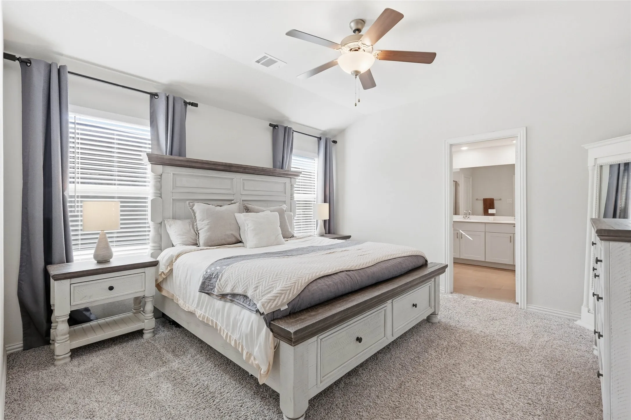 Single Family Residence For Sale in Tarrant County , 5628 Castle Peak Bend, Fort Worth, Texas 76126, 3 Bedrooms, 2 Bathrooms, 2 Garage spaces, 1,830 Sqft, built in 2022, Preowned, Price $387,000, mls#21220938, Real Estate Agent in Fort Worth, Homes For Sale in Tarrant county, Homes For Sale in Fort Worth, Realtor in Fort Worth Texas, Real Estate Brokerage Independent Realty Texas, Luminita Cordes Realtor