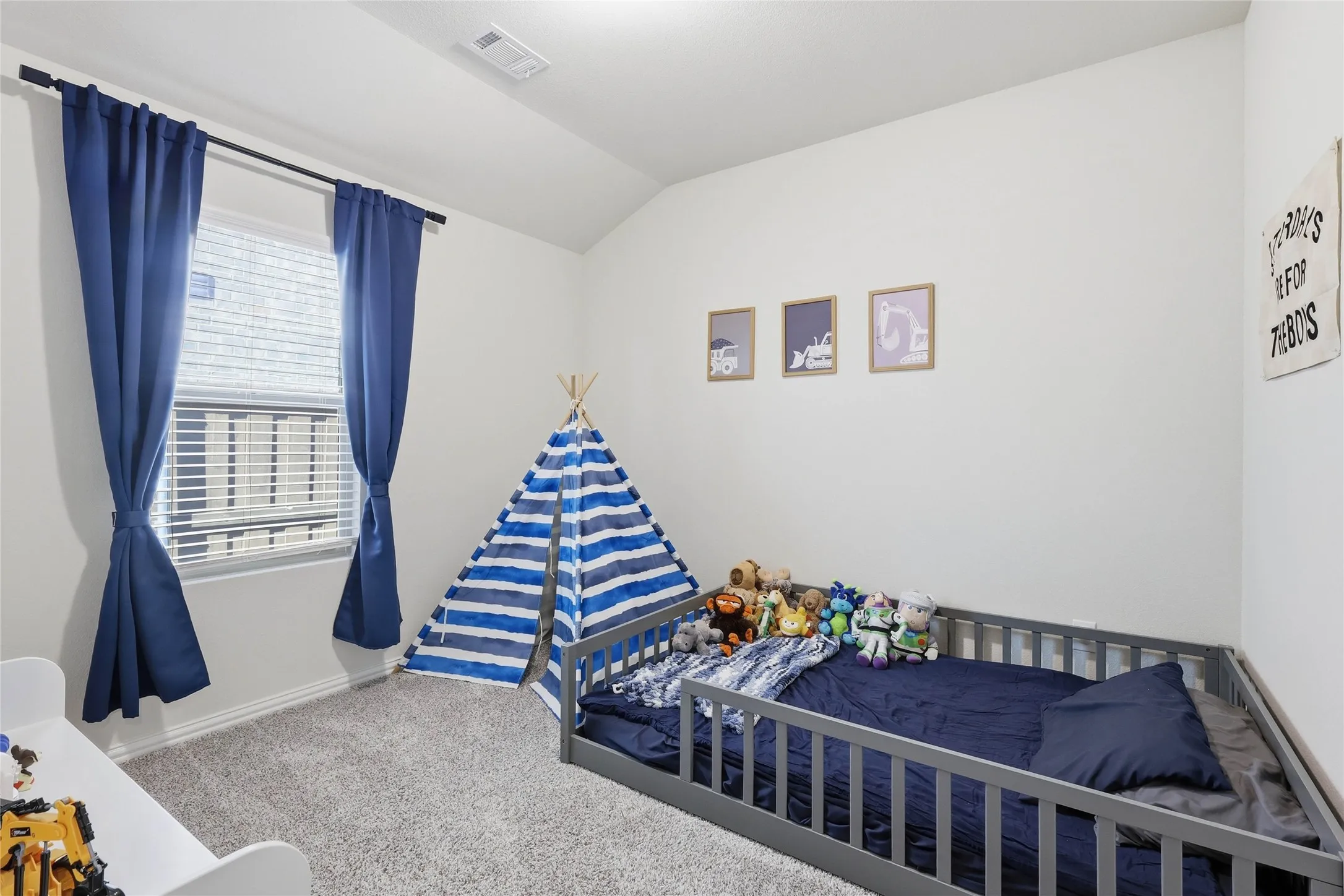 Single Family Residence For Sale in Tarrant County , 5628 Castle Peak Bend, Fort Worth, Texas 76126, 3 Bedrooms, 2 Bathrooms, 2 Garage spaces, 1,830 Sqft, built in 2022, Preowned, Price $387,000, mls#21220938, Real Estate Agent in Fort Worth, Homes For Sale in Tarrant county, Homes For Sale in Fort Worth, Realtor in Fort Worth Texas, Real Estate Brokerage Independent Realty Texas, Luminita Cordes Realtor