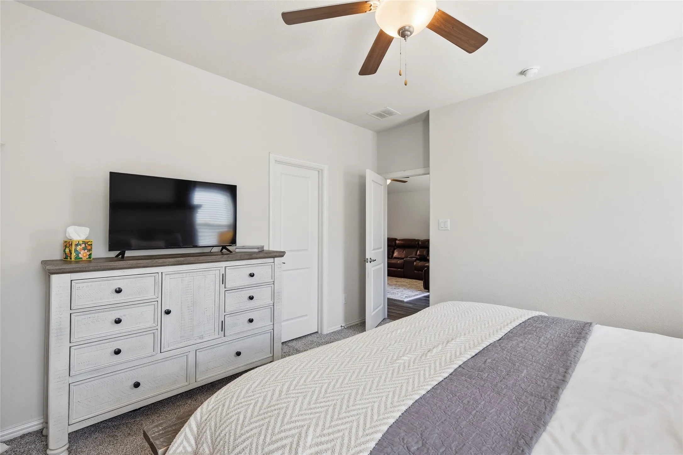Single Family Residence For Sale in Tarrant County , 5628 Castle Peak Bend, Fort Worth, Texas 76126, 3 Bedrooms, 2 Bathrooms, 2 Garage spaces, 1,830 Sqft, built in 2022, Preowned, Price $387,000, mls#21220938, Real Estate Agent in Fort Worth, Homes For Sale in Tarrant county, Homes For Sale in Fort Worth, Realtor in Fort Worth Texas, Real Estate Brokerage Independent Realty Texas, Luminita Cordes Realtor