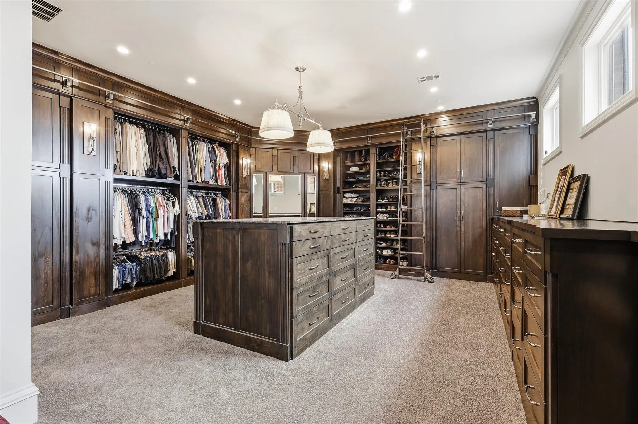 Single Family Residence For Sale in Tarrant County , 201 Park Ridge Boulevard, Southlake, Texas 76092, 4 Bedroom, 7 Bathroom, 4 Garage spaces, 9,968 Sqft, built in 2017, mls#21125607, Real Estate Agent in Southlake, Homes For Sale in Tarrant county, Homes For Sale in Southlake, Realtor in Southlake Texas, Real Estate Brokerage Independent Realty Texas, Luminita Cordes Realtor