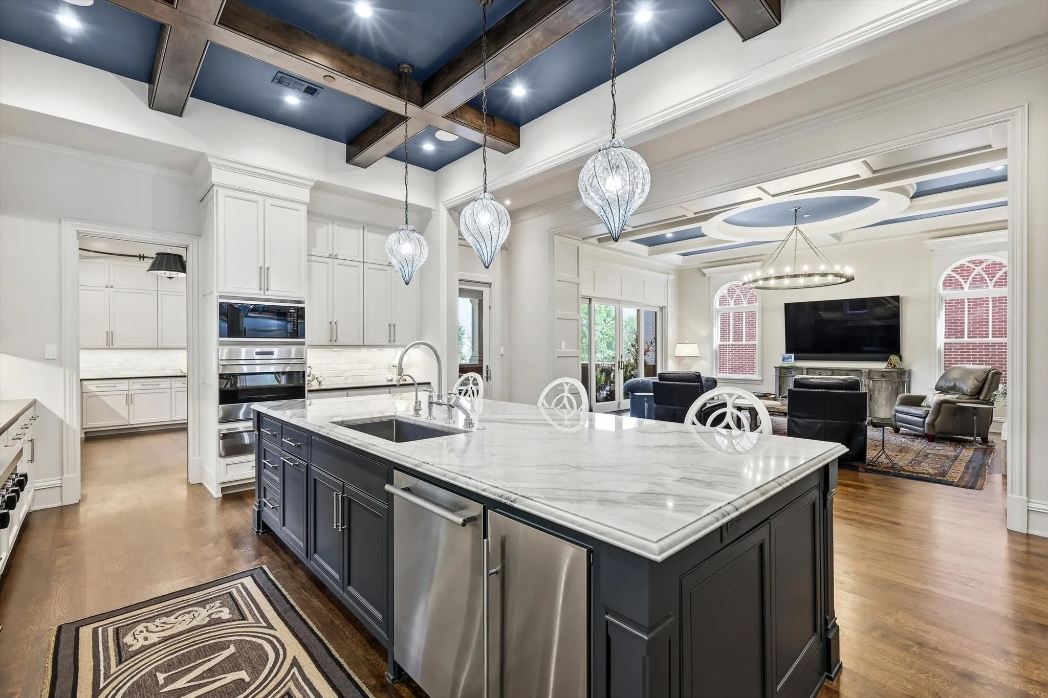 Single Family Residence For Sale in Tarrant County , 201 Park Ridge Boulevard, Southlake, Texas 76092, 4 Bedroom, 7 Bathroom, 4 Garage spaces, 9,968 Sqft, built in 2017, mls#21125607, Real Estate Agent in Southlake, Homes For Sale in Tarrant county, Homes For Sale in Southlake, Realtor in Southlake Texas, Real Estate Brokerage Independent Realty Texas, Luminita Cordes Realtor