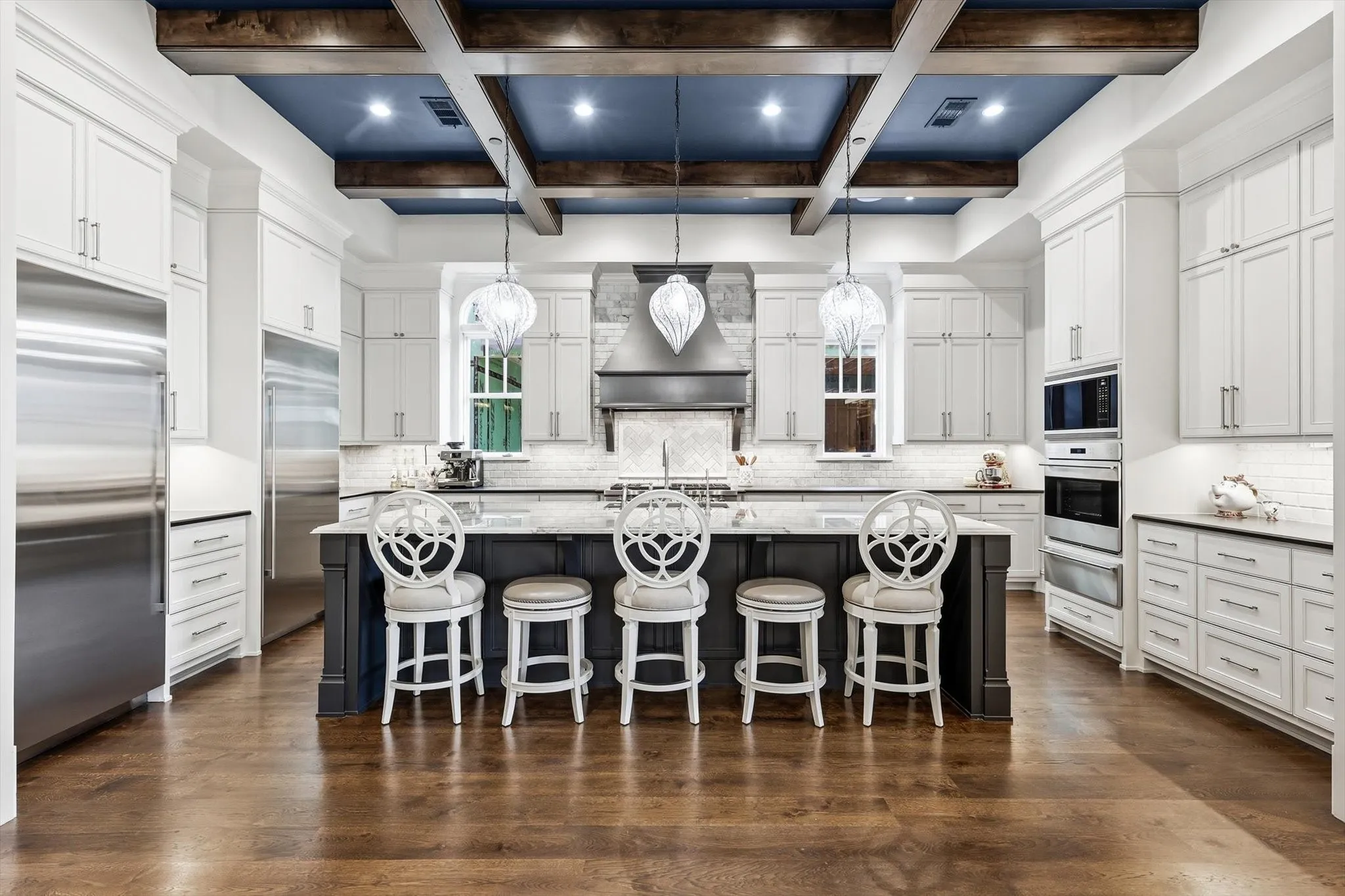 Single Family Residence For Sale in Tarrant County , 201 Park Ridge Boulevard, Southlake, Texas 76092, 4 Bedroom, 7 Bathroom, 4 Garage spaces, 9,968 Sqft, built in 2017, mls#21125607, Real Estate Agent in Southlake, Homes For Sale in Tarrant county, Homes For Sale in Southlake, Realtor in Southlake Texas, Real Estate Brokerage Independent Realty Texas, Luminita Cordes Realtor