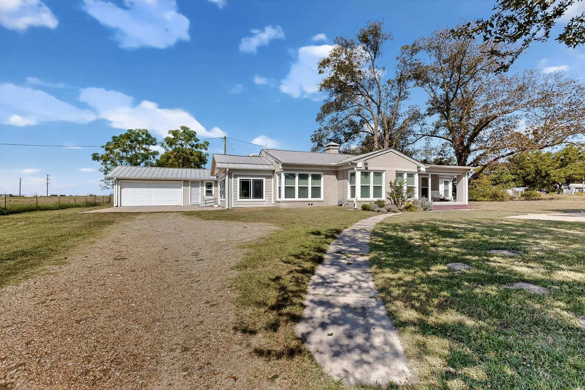 Single Family Residence For Sale in Van Zandt County , 1800 W Frank Street, Grand Saline, Texas 75140, 3 Bedrooms, 2 Bathrooms, 2 Garage spaces, 2,200 Sqft, built in 1950, Price $395,000, mls#21214796, Real Estate Agent in Grand Saline, Homes For Sale in Van Zandt county, Homes For Sale in Grand Saline, Realtor in Grand Saline Texas, Real Estate Brokerage Independent Realty Texas, Luminita Cordes Realtor