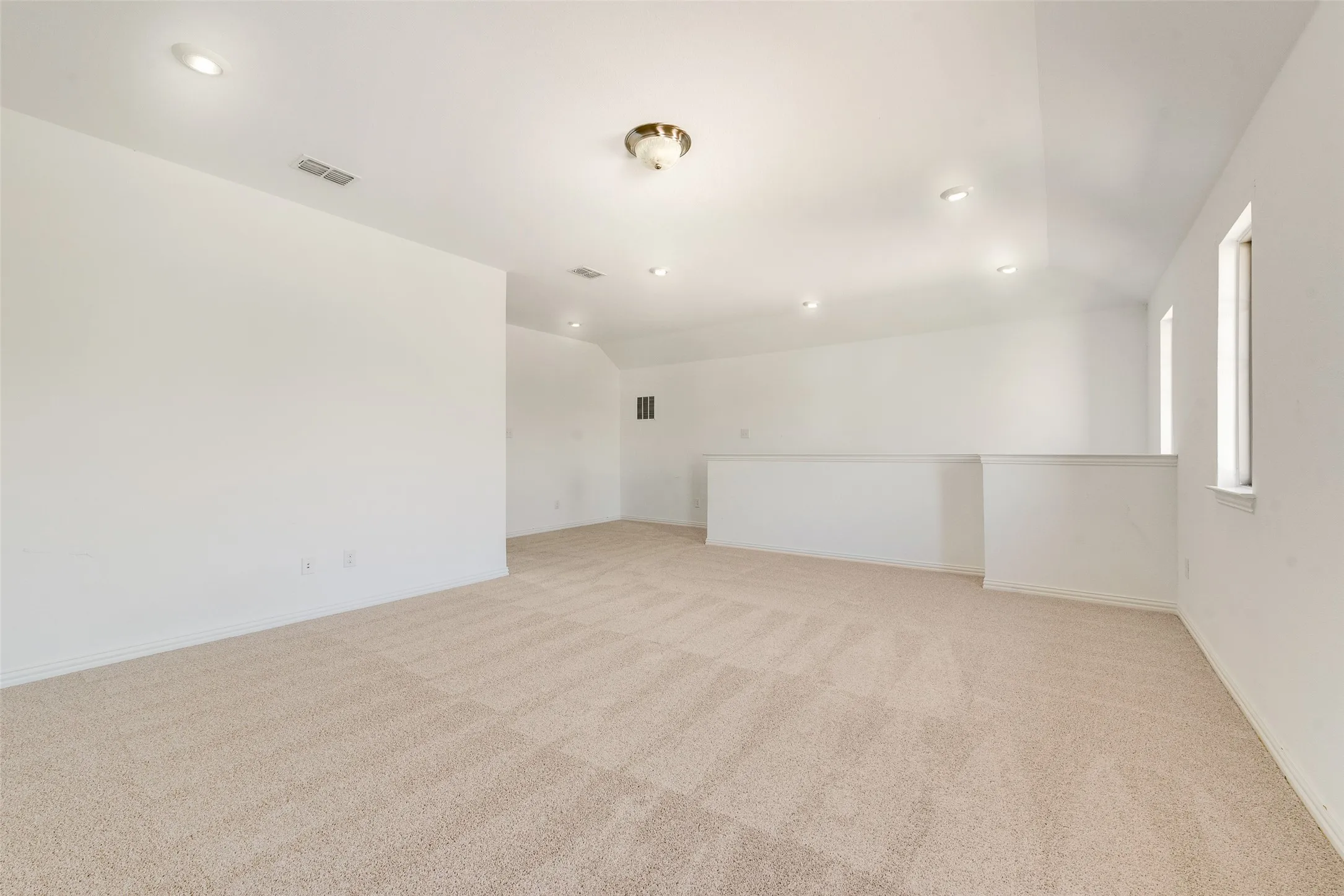 Single Family Residence For Sale in Collin County , 2226 Poppy Valley Lane, Melissa, Texas 75454, 3 Bedroom, 3 Bathroom, 2 Garage spaces, 2,375 Sqft, built in 2021, Preowned, Price $395,000, mls#21220900, Real Estate Agent in Melissa, Homes For Sale in Collin county, Homes For Sale in Melissa, Realtor in Melissa Texas, Real Estate Brokerage Independent Realty Texas, Luminita Cordes Realtor