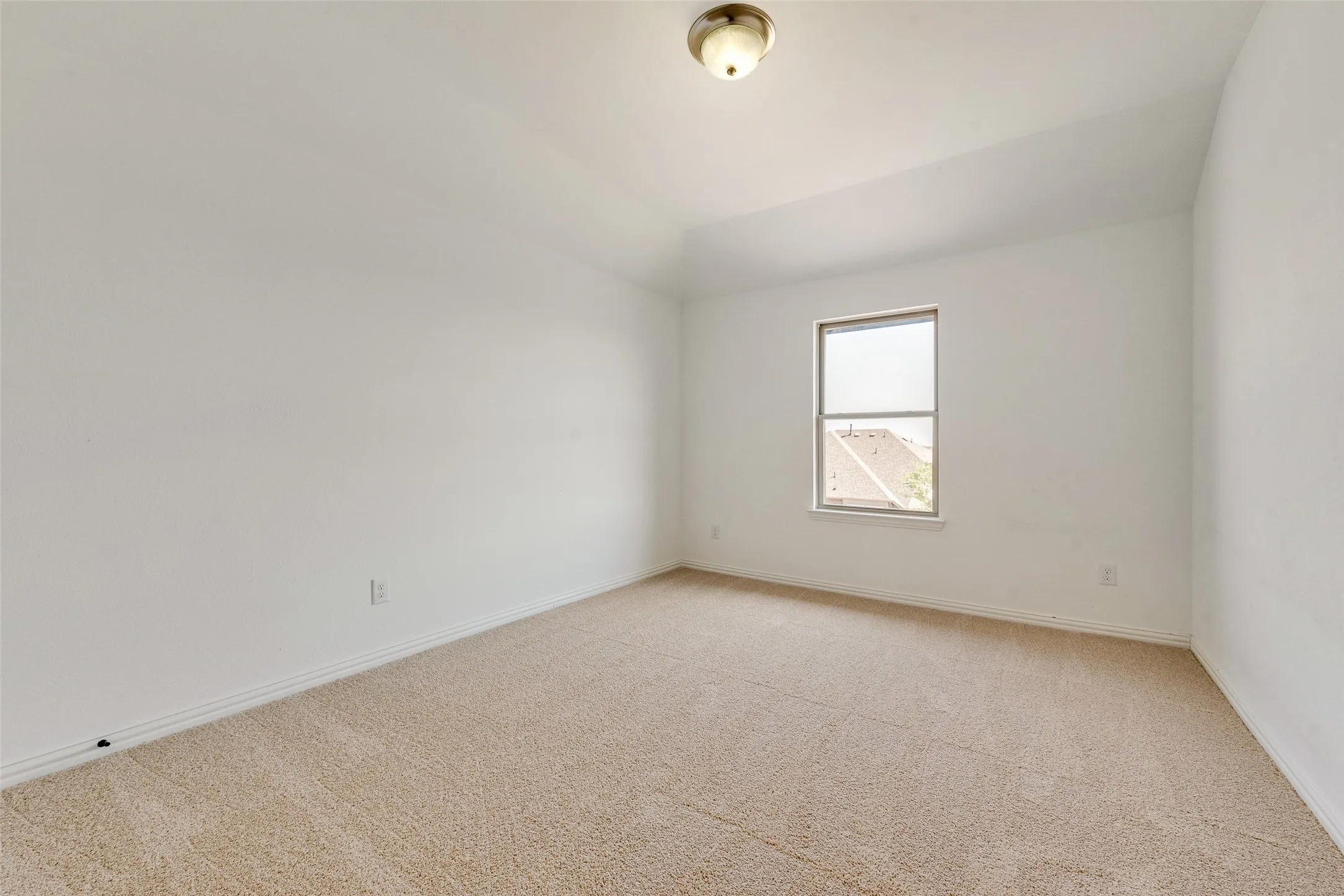 Single Family Residence For Sale in Collin County , 2226 Poppy Valley Lane, Melissa, Texas 75454, 3 Bedroom, 3 Bathroom, 2 Garage spaces, 2,375 Sqft, built in 2021, Preowned, Price $395,000, mls#21220900, Real Estate Agent in Melissa, Homes For Sale in Collin county, Homes For Sale in Melissa, Realtor in Melissa Texas, Real Estate Brokerage Independent Realty Texas, Luminita Cordes Realtor