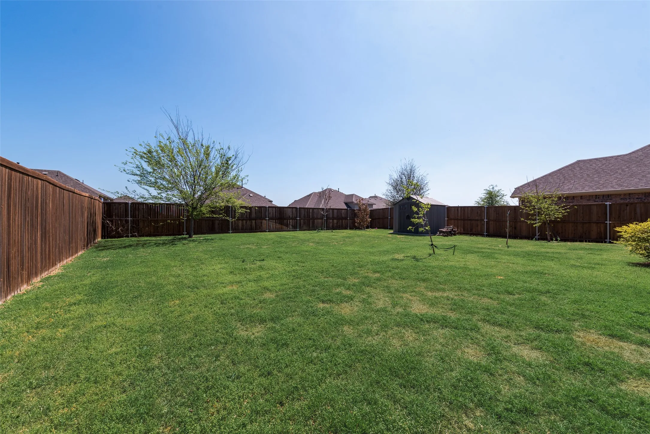 Single Family Residence For Sale in Collin County , 2226 Poppy Valley Lane, Melissa, Texas 75454, 3 Bedroom, 3 Bathroom, 2 Garage spaces, 2,375 Sqft, built in 2021, Preowned, Price $395,000, mls#21220900, Real Estate Agent in Melissa, Homes For Sale in Collin county, Homes For Sale in Melissa, Realtor in Melissa Texas, Real Estate Brokerage Independent Realty Texas, Luminita Cordes Realtor