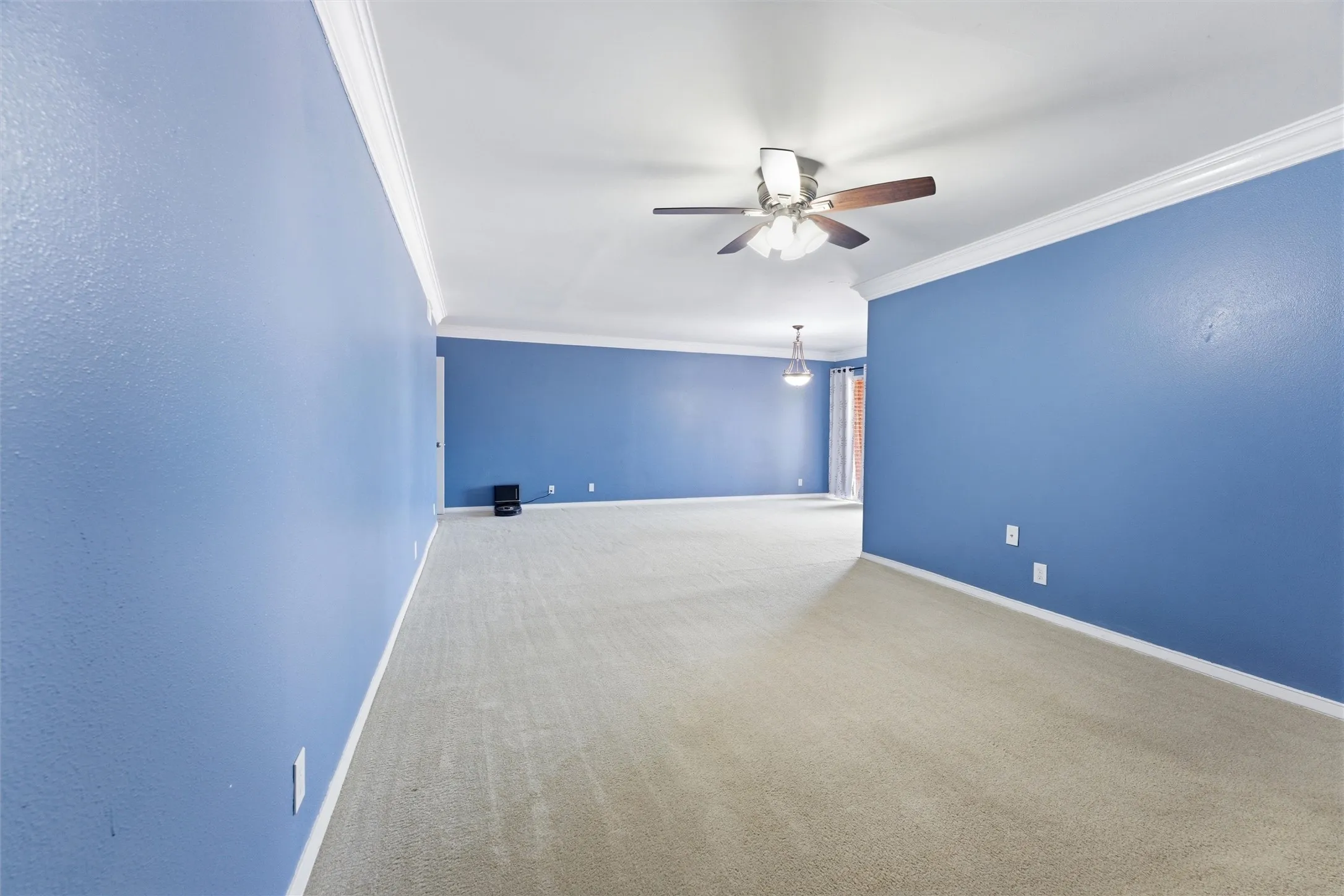 Condominium For Sale in Tarrant County , 558 E Avenue J D, Grand Prairie, Texas 75050, 2 Bedroom, 2 Bathroom, Garage spaces, 1,176 Sqft, built in 1968, mls#21220132, Real Estate Agent in Grand Prairie, Homes For Sale in Tarrant county, Homes For Sale in Grand Prairie, Realtor in Grand Prairie Texas, Real Estate Brokerage Independent Realty Texas, Luminita Cordes Realtor