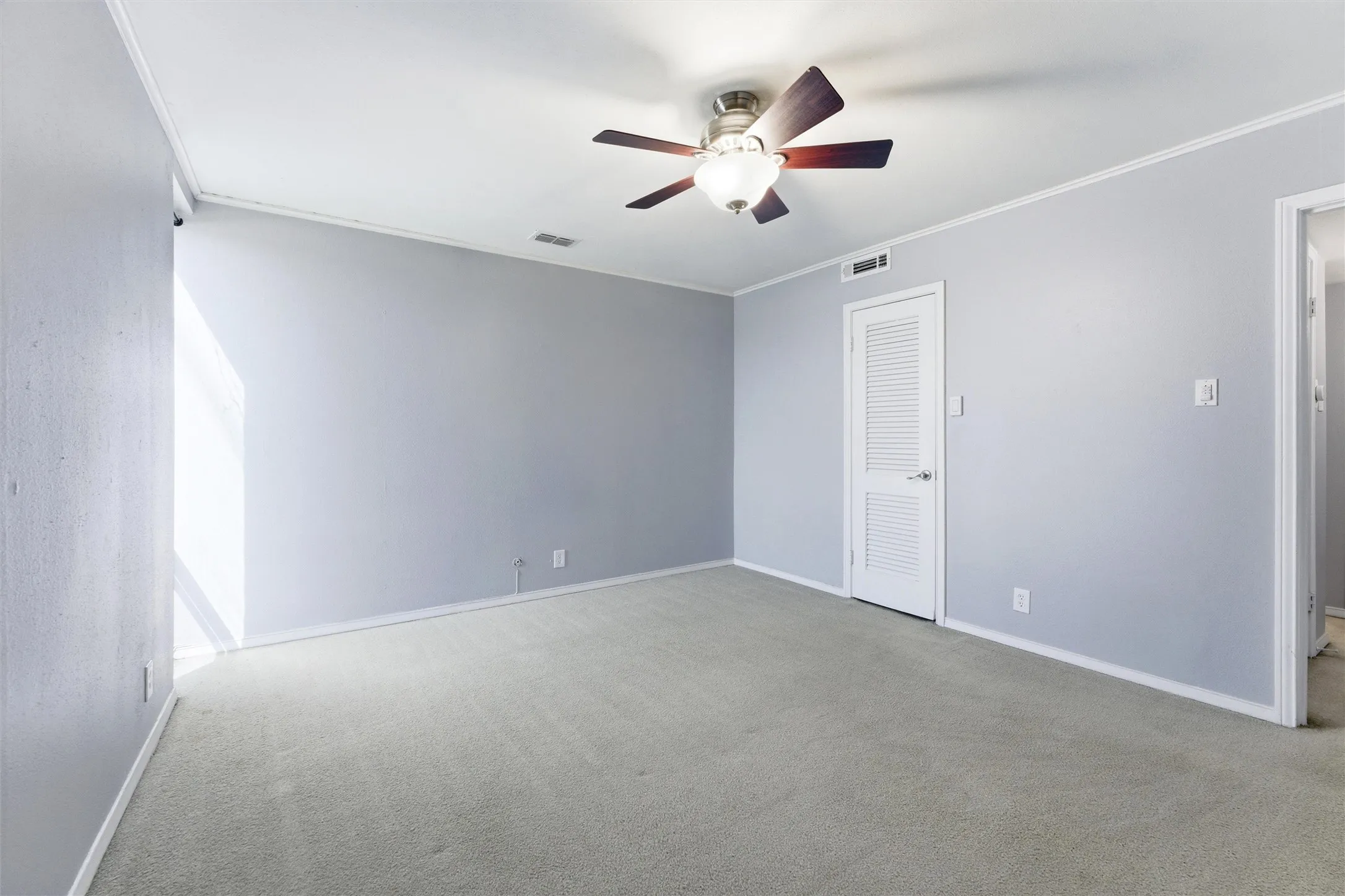Condominium For Sale in Tarrant County , 558 E Avenue J D, Grand Prairie, Texas 75050, 2 Bedroom, 2 Bathroom, Garage spaces, 1,176 Sqft, built in 1968, mls#21220132, Real Estate Agent in Grand Prairie, Homes For Sale in Tarrant county, Homes For Sale in Grand Prairie, Realtor in Grand Prairie Texas, Real Estate Brokerage Independent Realty Texas, Luminita Cordes Realtor