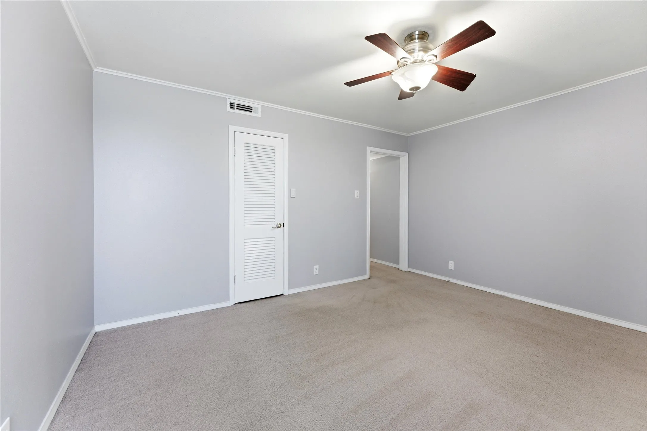 Condominium For Sale in Tarrant County , 558 E Avenue J D, Grand Prairie, Texas 75050, 2 Bedroom, 2 Bathroom, Garage spaces, 1,176 Sqft, built in 1968, mls#21220132, Real Estate Agent in Grand Prairie, Homes For Sale in Tarrant county, Homes For Sale in Grand Prairie, Realtor in Grand Prairie Texas, Real Estate Brokerage Independent Realty Texas, Luminita Cordes Realtor
