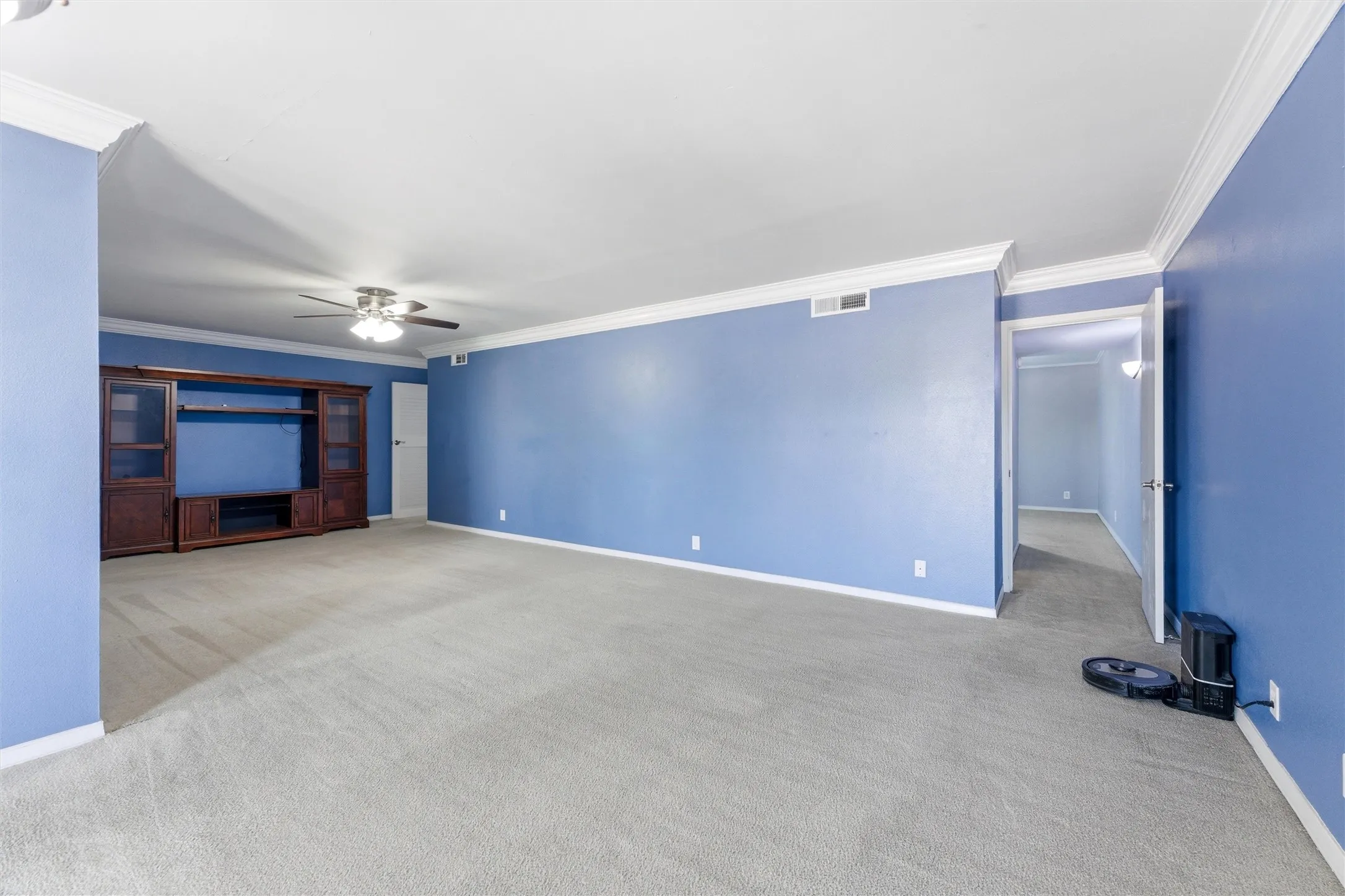Condominium For Sale in Tarrant County , 558 E Avenue J D, Grand Prairie, Texas 75050, 2 Bedroom, 2 Bathroom, Garage spaces, 1,176 Sqft, built in 1968, mls#21220132, Real Estate Agent in Grand Prairie, Homes For Sale in Tarrant county, Homes For Sale in Grand Prairie, Realtor in Grand Prairie Texas, Real Estate Brokerage Independent Realty Texas, Luminita Cordes Realtor