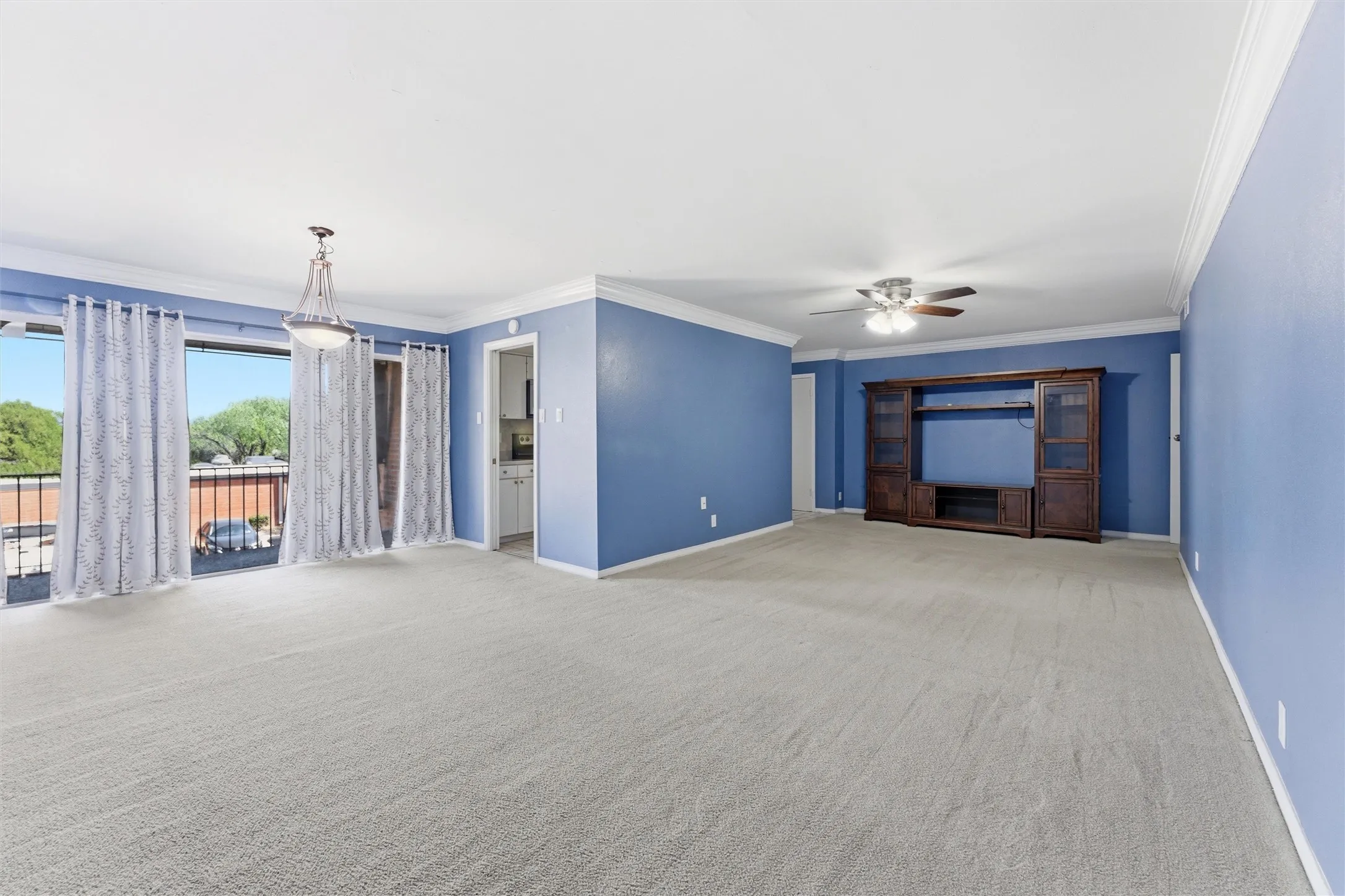 Condominium For Sale in Tarrant County , 558 E Avenue J D, Grand Prairie, Texas 75050, 2 Bedroom, 2 Bathroom, Garage spaces, 1,176 Sqft, built in 1968, mls#21220132, Real Estate Agent in Grand Prairie, Homes For Sale in Tarrant county, Homes For Sale in Grand Prairie, Realtor in Grand Prairie Texas, Real Estate Brokerage Independent Realty Texas, Luminita Cordes Realtor