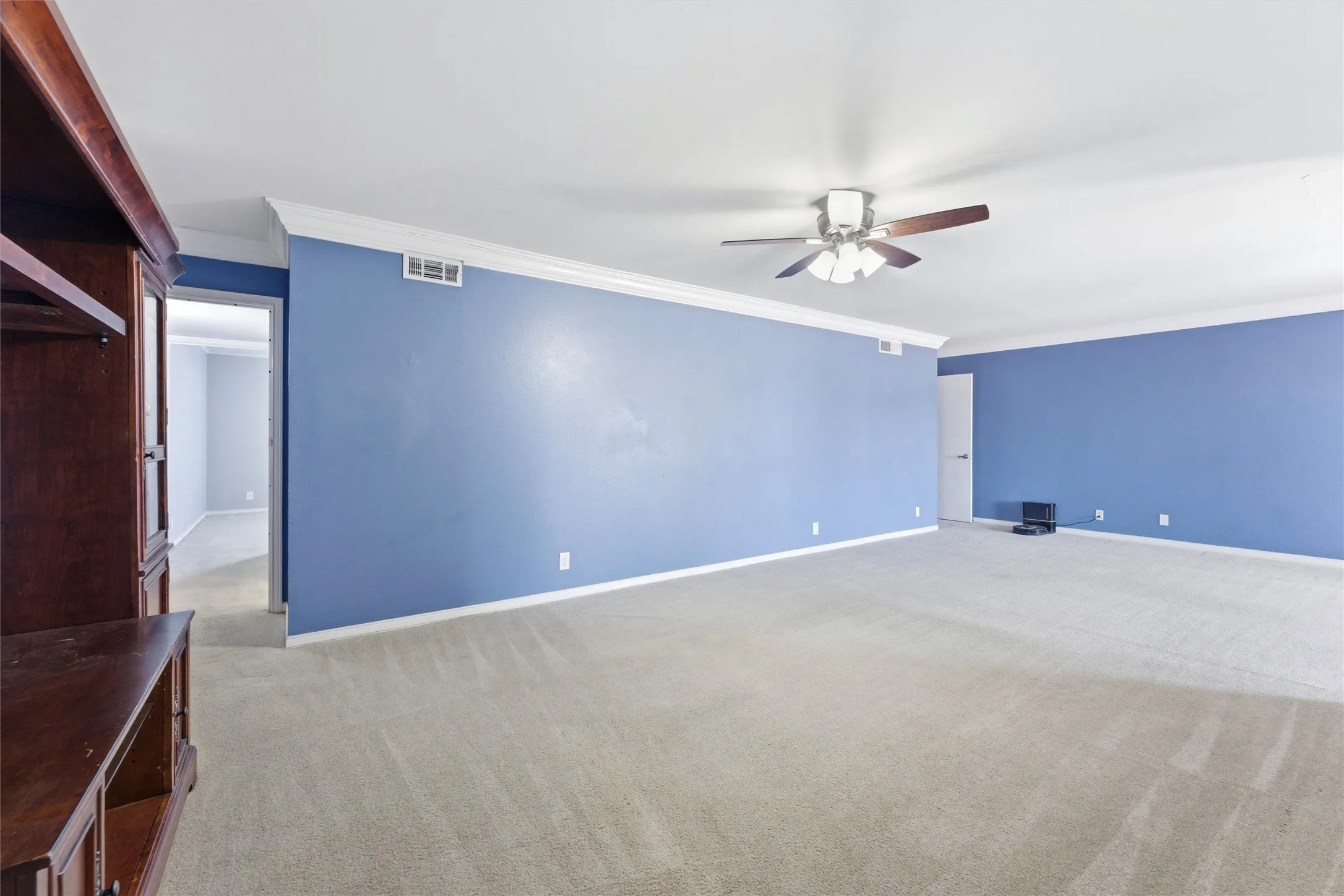 Condominium For Sale in Tarrant County , 558 E Avenue J D, Grand Prairie, Texas 75050, 2 Bedroom, 2 Bathroom, Garage spaces, 1,176 Sqft, built in 1968, mls#21220132, Real Estate Agent in Grand Prairie, Homes For Sale in Tarrant county, Homes For Sale in Grand Prairie, Realtor in Grand Prairie Texas, Real Estate Brokerage Independent Realty Texas, Luminita Cordes Realtor