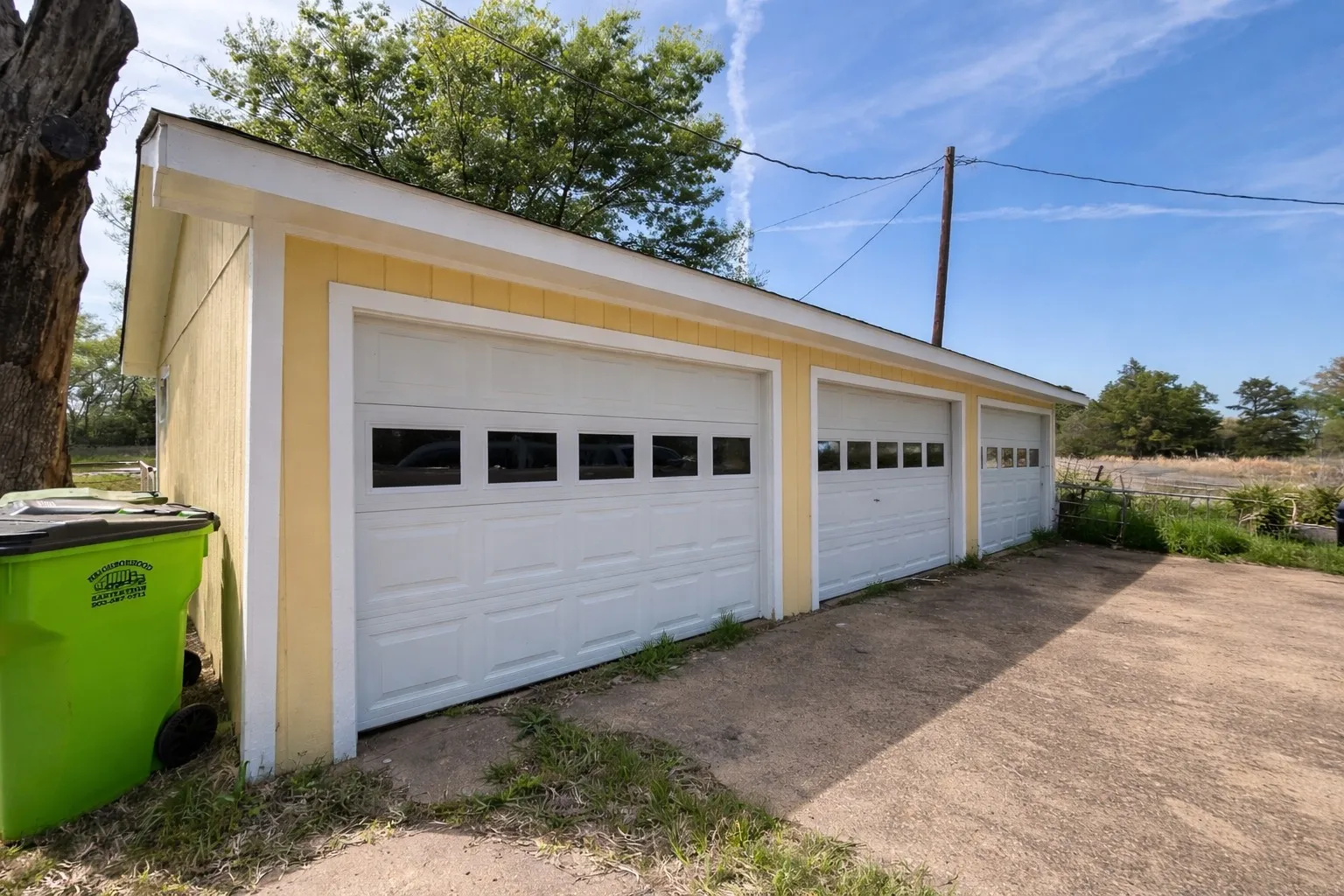 Farm For Sale in Henderson County , 13671 CR 2143, Kemp, Texas 75143, 3 Bedrooms, 2 Bathrooms, 5 Garage spaces, 2,112 Sqft, built in 1975, Preowned, Price $2,250,000, mls#21221626, Real Estate Agent in Kemp, Homes For Sale in Henderson county, Homes For Sale in Kemp, Realtor in Kemp Texas, Real Estate Brokerage Independent Realty Texas, Luminita Cordes Realtor