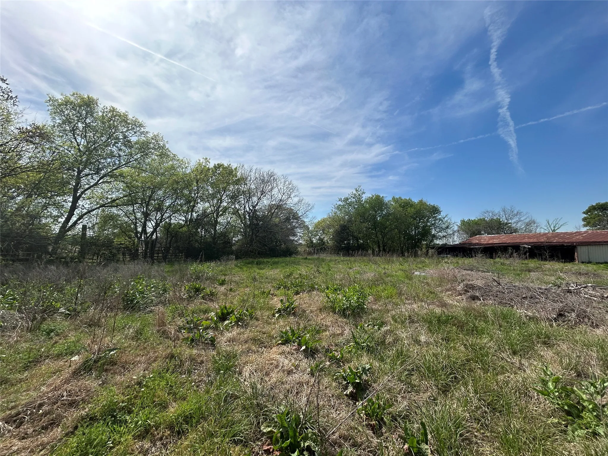 Farm For Sale in Henderson County , 13671 CR 2143, Kemp, Texas 75143, 3 Bedrooms, 2 Bathrooms, 5 Garage spaces, 2,112 Sqft, built in 1975, Preowned, Price $2,250,000, mls#21221626, Real Estate Agent in Kemp, Homes For Sale in Henderson county, Homes For Sale in Kemp, Realtor in Kemp Texas, Real Estate Brokerage Independent Realty Texas, Luminita Cordes Realtor
