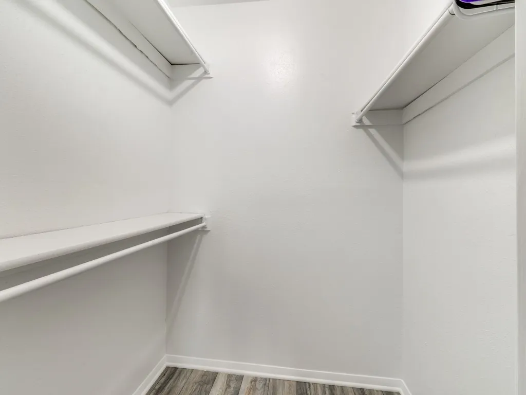 Condominium For Sale in Dallas County , 7431 Holly Hill Drive 210, Dallas, Texas 75231, 2 Bedroom, 1 Bathroom, Garage spaces, 781 Sqft, built in 1979, mls#21219215, Real Estate Agent in Dallas, Homes For Sale in Dallas county, Homes For Sale in Dallas, Realtor in Dallas Texas, Real Estate Brokerage Independent Realty Texas, Luminita Cordes Realtor