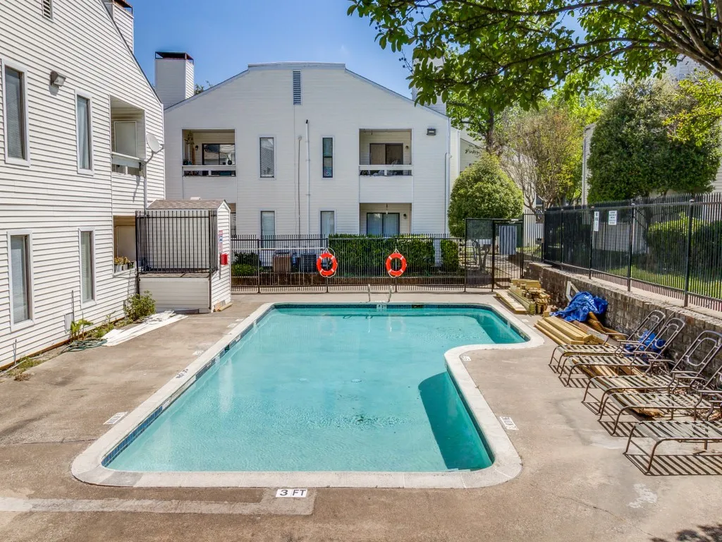 Condominium For Sale in Dallas County , 7431 Holly Hill Drive 210, Dallas, Texas 75231, 2 Bedroom, 1 Bathroom, Garage spaces, 781 Sqft, built in 1979, mls#21219215, Real Estate Agent in Dallas, Homes For Sale in Dallas county, Homes For Sale in Dallas, Realtor in Dallas Texas, Real Estate Brokerage Independent Realty Texas, Luminita Cordes Realtor