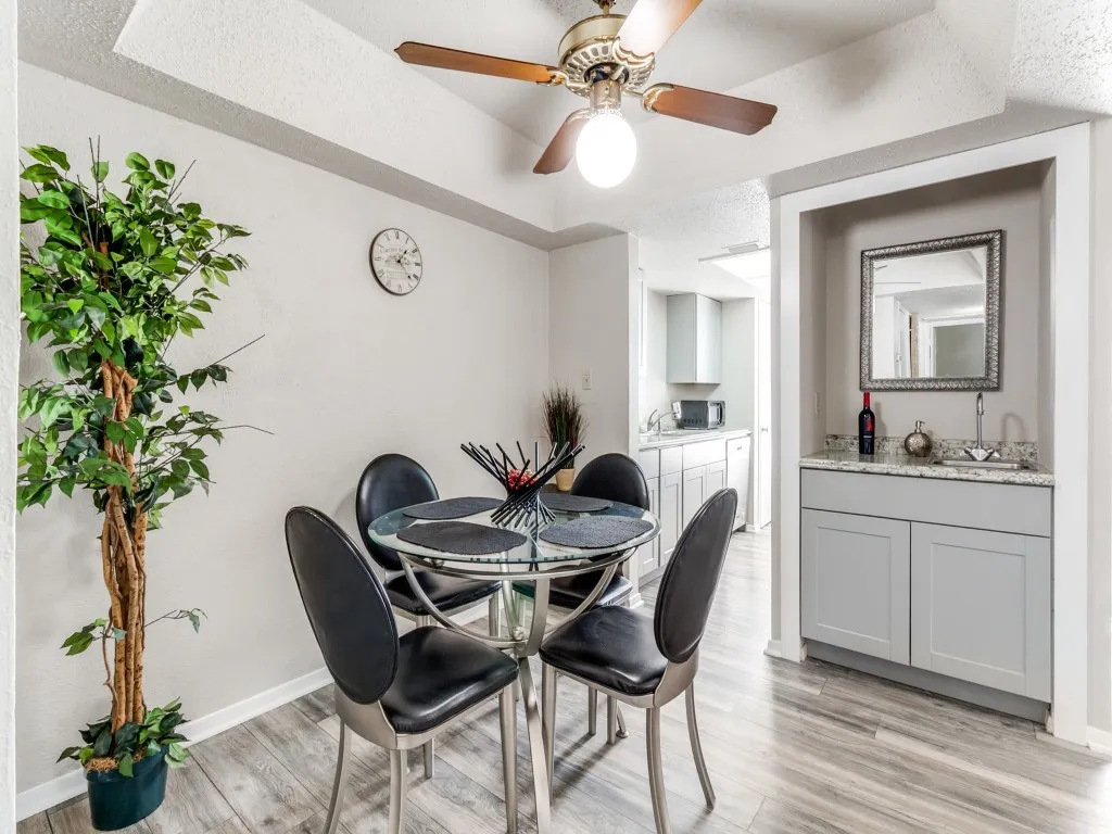 Condominium For Sale in Dallas County , 7431 Holly Hill Drive 210, Dallas, Texas 75231, 2 Bedroom, 1 Bathroom, Garage spaces, 781 Sqft, built in 1979, mls#21219215, Real Estate Agent in Dallas, Homes For Sale in Dallas county, Homes For Sale in Dallas, Realtor in Dallas Texas, Real Estate Brokerage Independent Realty Texas, Luminita Cordes Realtor