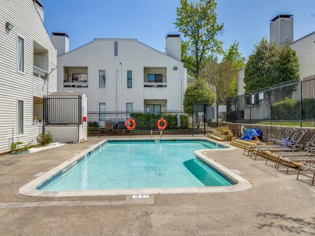 Condominium For Sale in Dallas County , 7431 Holly Hill Drive 210, Dallas, Texas 75231, 2 Bedroom, 1 Bathroom, Garage spaces, 781 Sqft, built in 1979, mls#21219215, Real Estate Agent in Dallas, Homes For Sale in Dallas county, Homes For Sale in Dallas, Realtor in Dallas Texas, Real Estate Brokerage Independent Realty Texas, Luminita Cordes Realtor