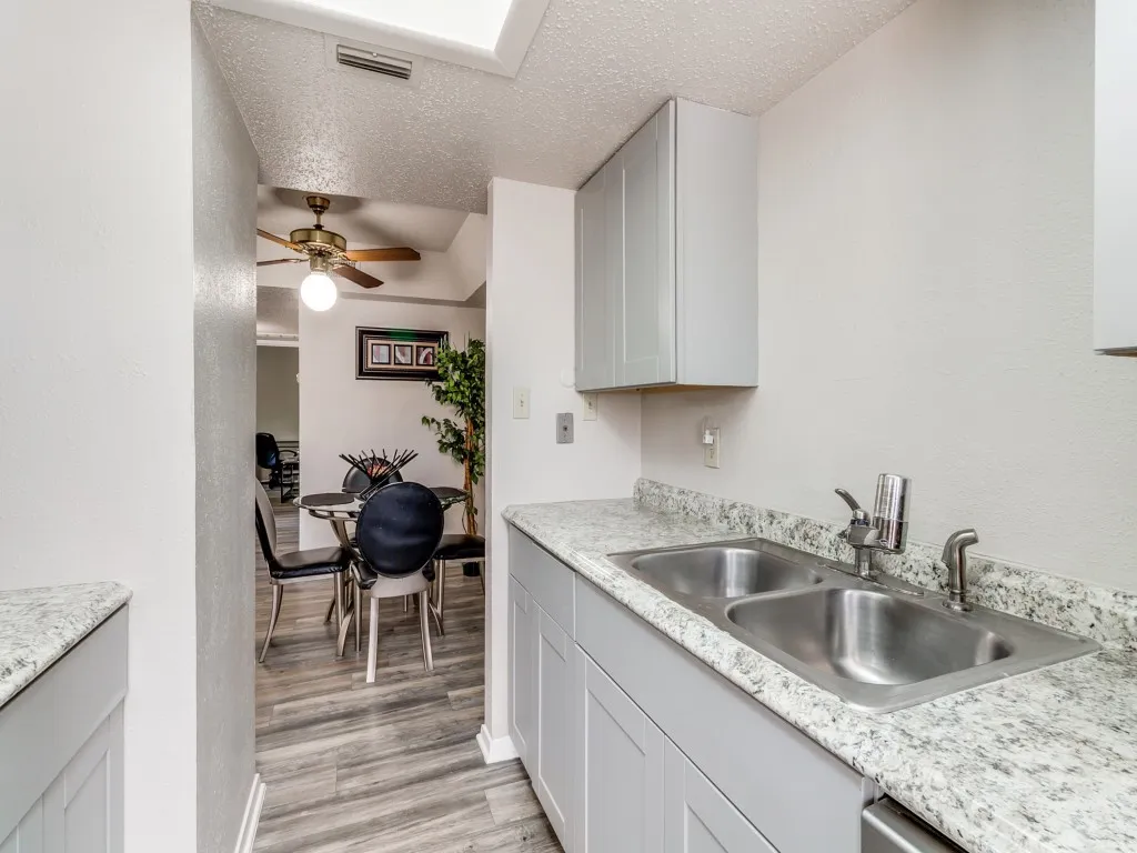 Condominium For Sale in Dallas County , 7431 Holly Hill Drive 210, Dallas, Texas 75231, 2 Bedroom, 1 Bathroom, Garage spaces, 781 Sqft, built in 1979, mls#21219215, Real Estate Agent in Dallas, Homes For Sale in Dallas county, Homes For Sale in Dallas, Realtor in Dallas Texas, Real Estate Brokerage Independent Realty Texas, Luminita Cordes Realtor